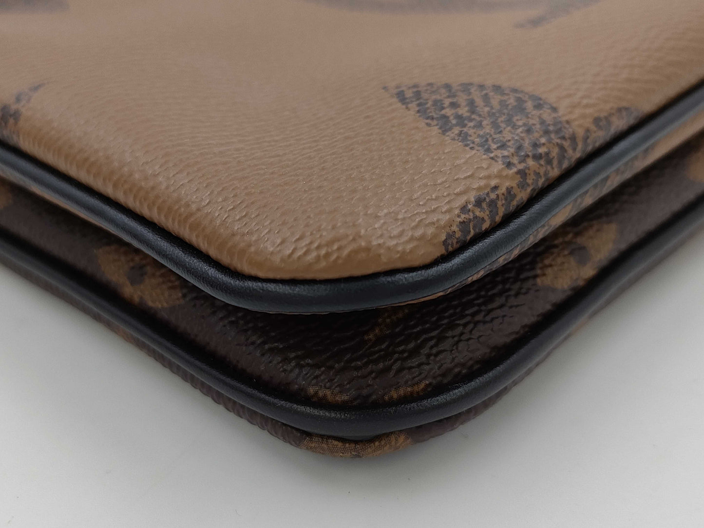 LOUIS VUITTON Monogram M69203 Monogram Reverse Pochette Double Zip Shoulder Bag