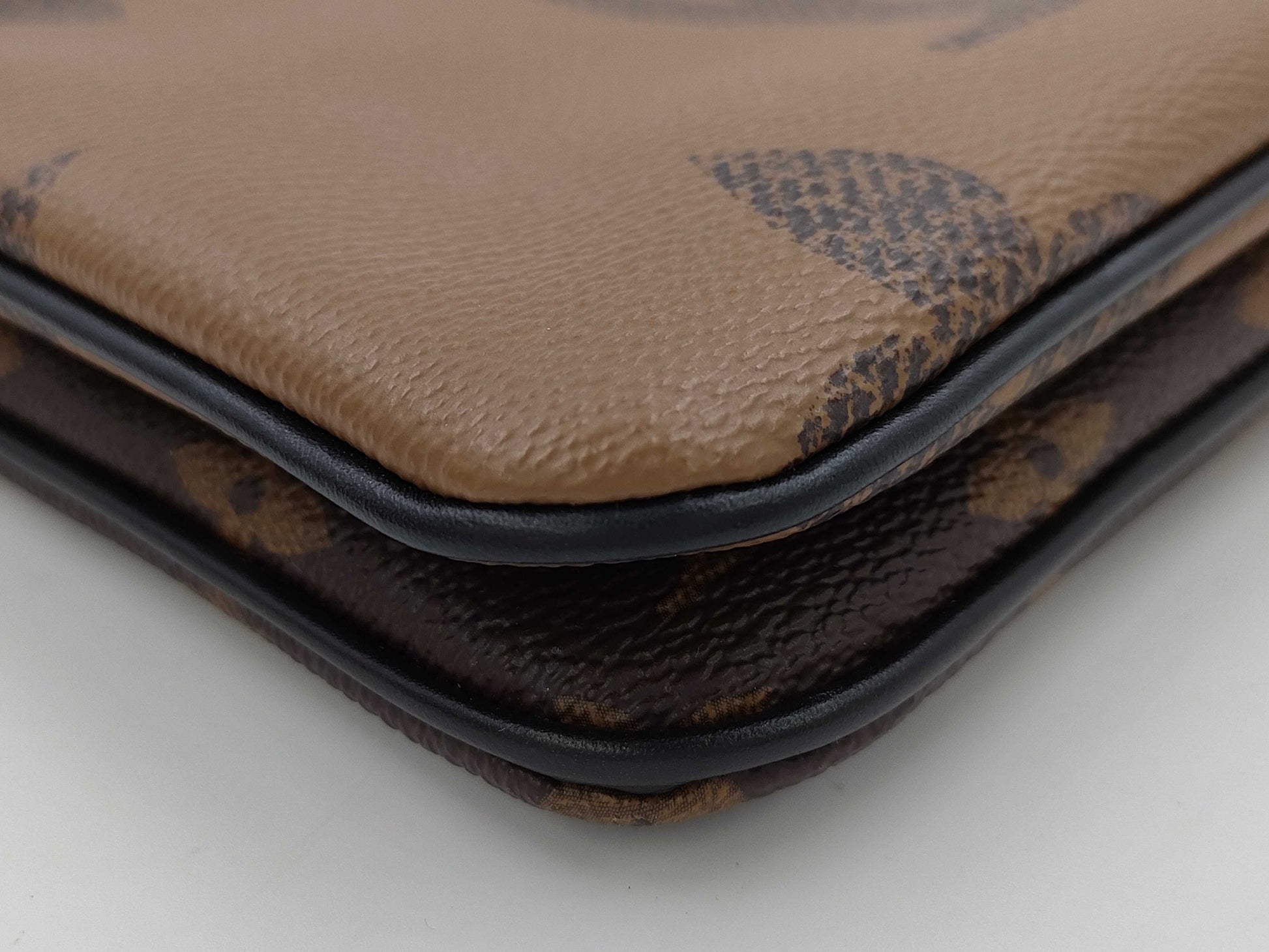 LOUIS VUITTON Monogram M69203 Monogram Reverse Pochette Double Zip Shoulder Bag