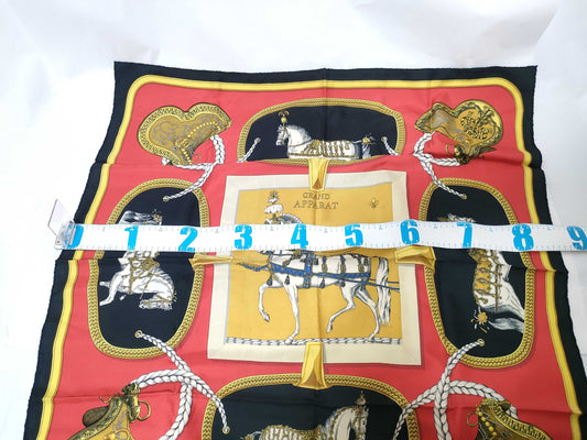 HERMES Carré Carré 90 Grand Apparel Scarf