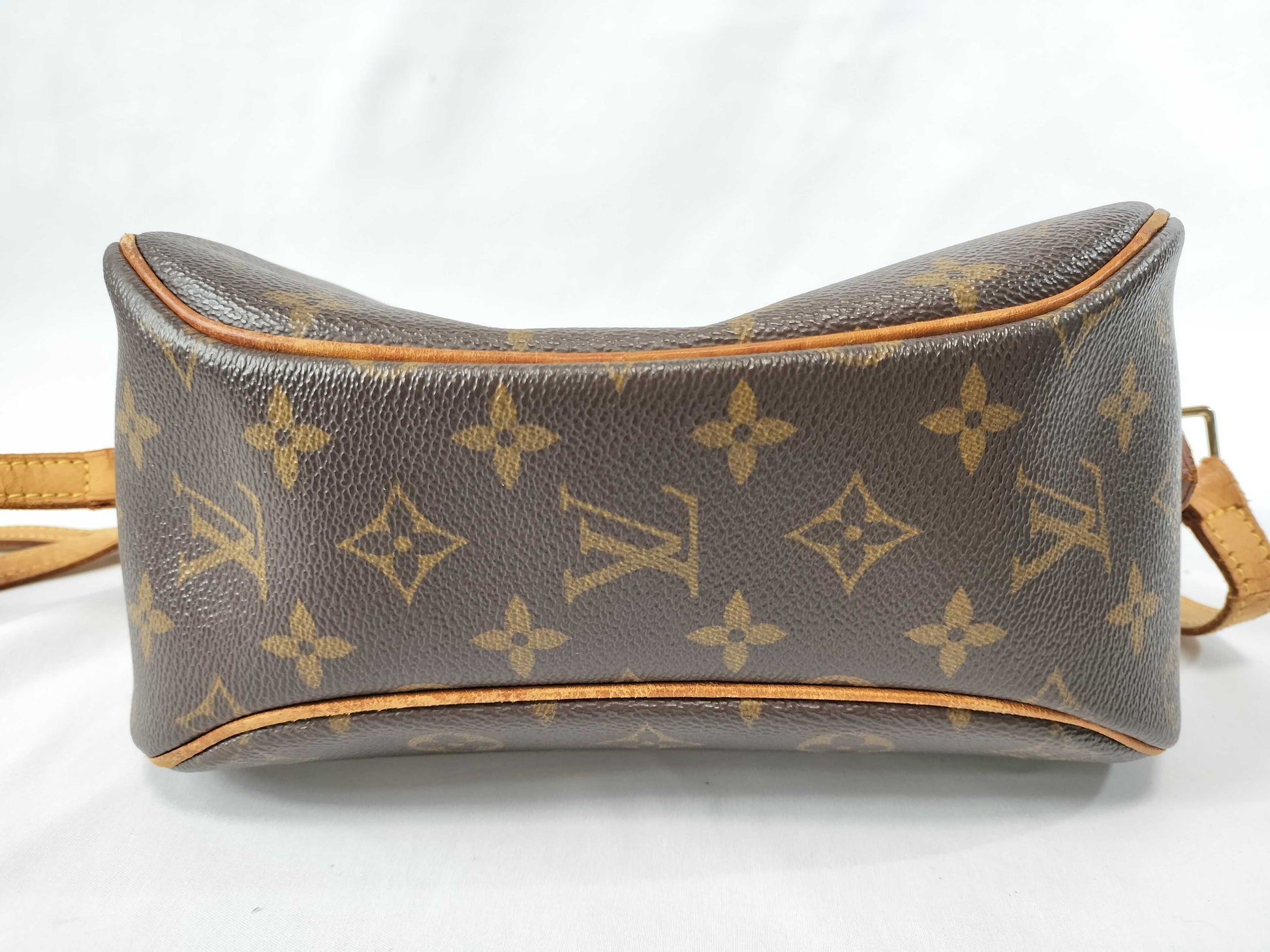 LOUIS VUITTON NO0051 Monogram M51221 Blois Shoulder Bag