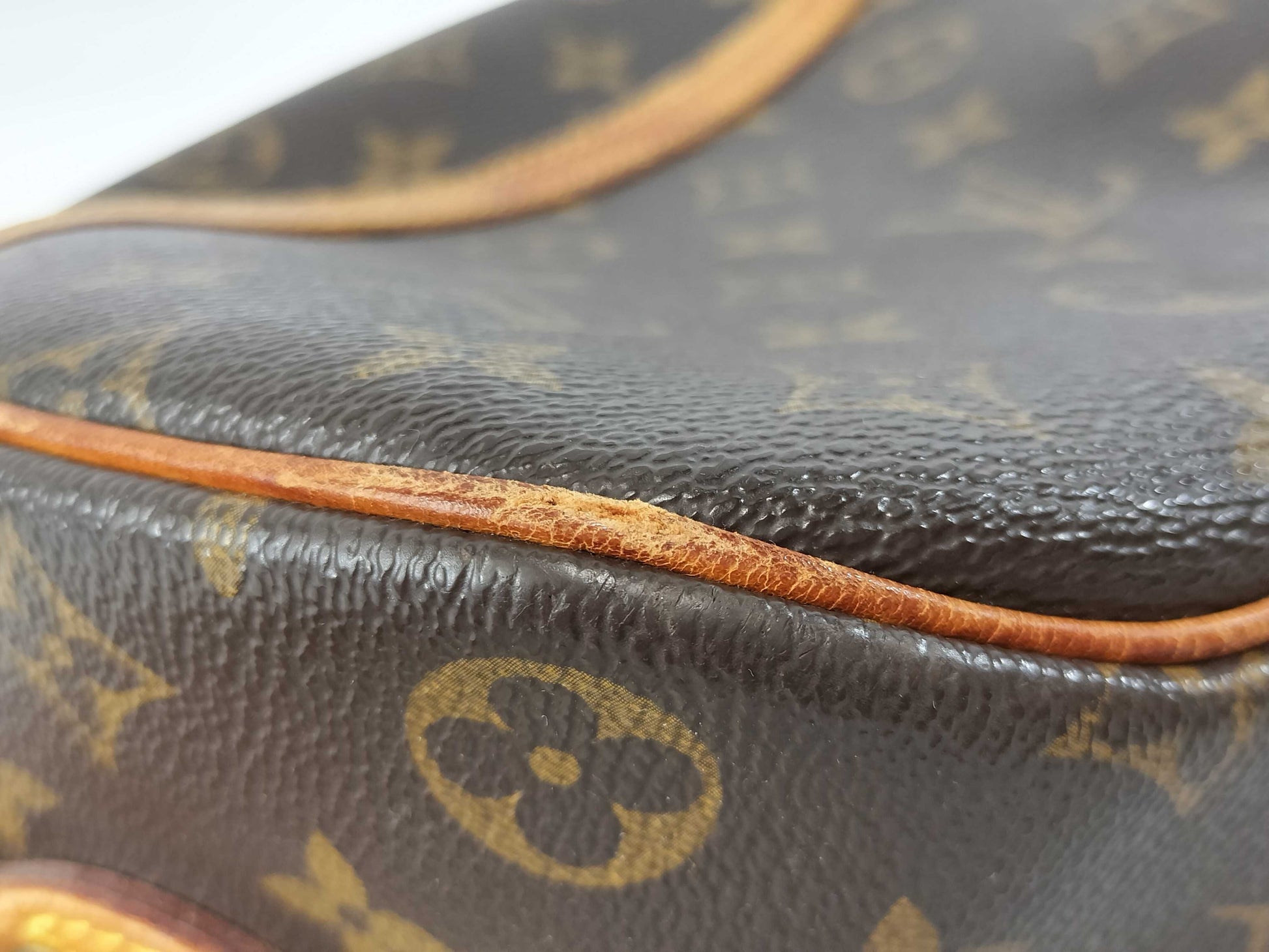 LOUIS VUITTON NO0051 Monogram M51221 Blois Shoulder Bag