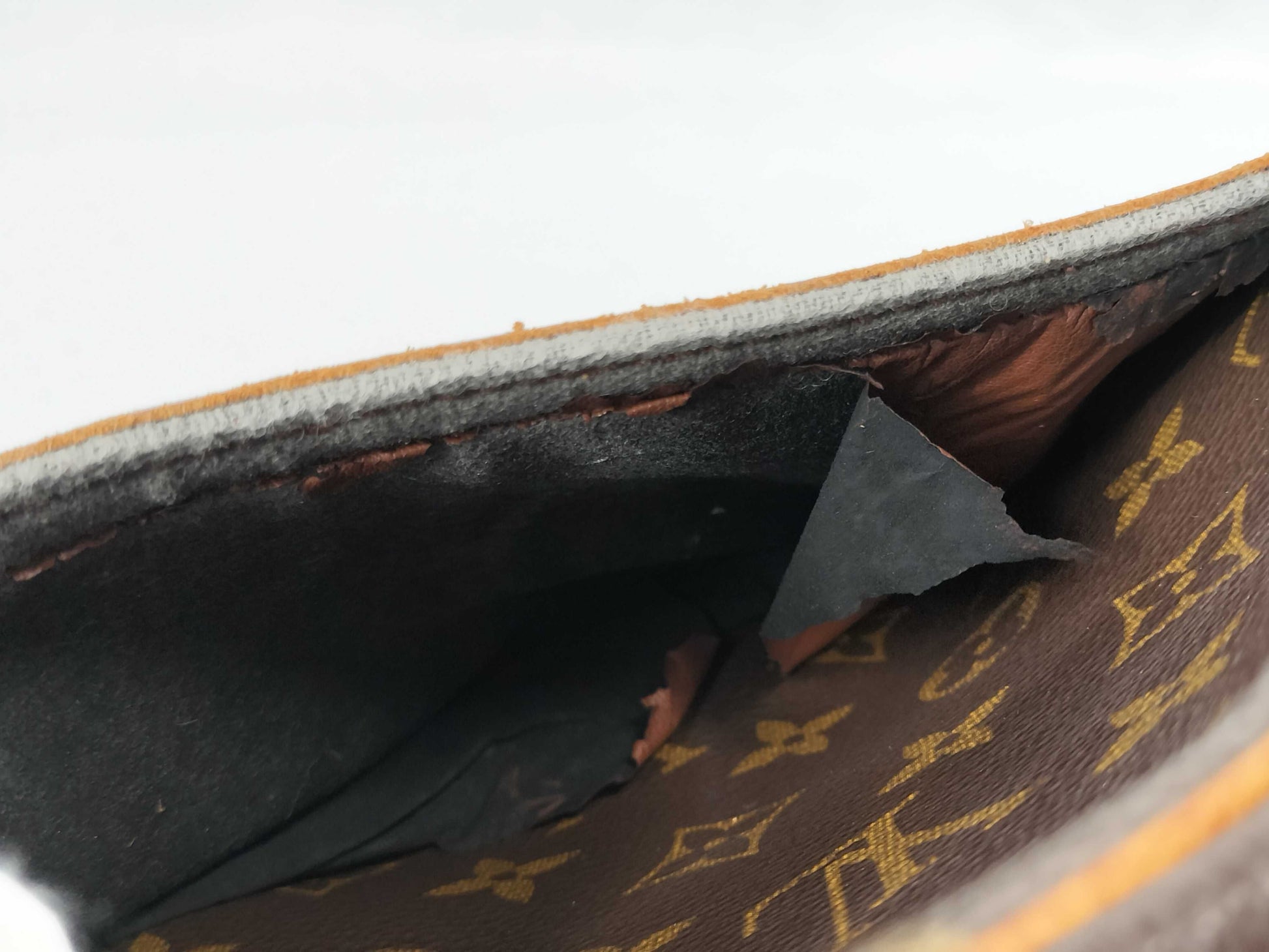 LOUIS VUITTON NO0051 Monogram M51221 Blois Shoulder Bag