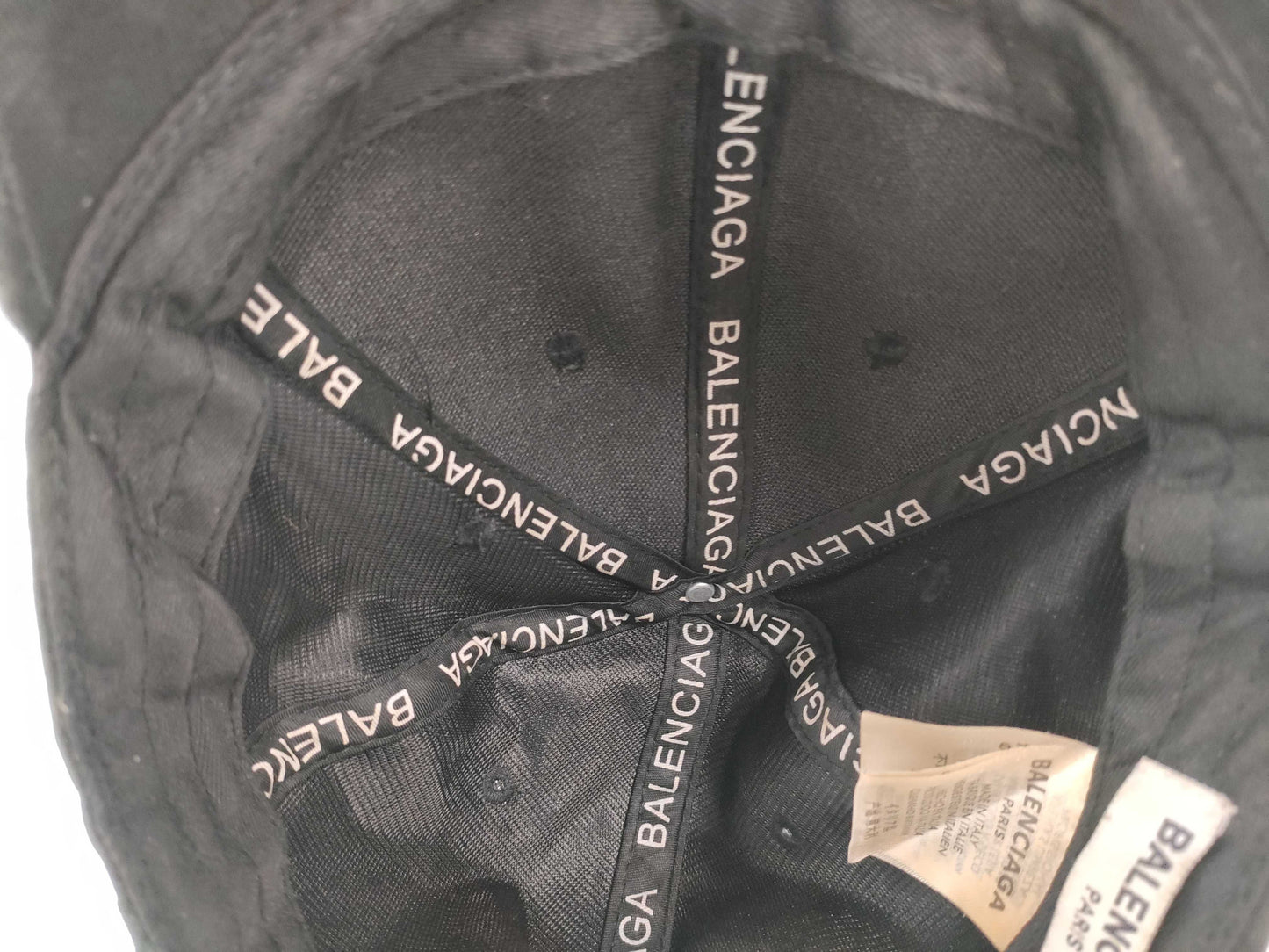 BALENCIAGA logo cap and other accessories