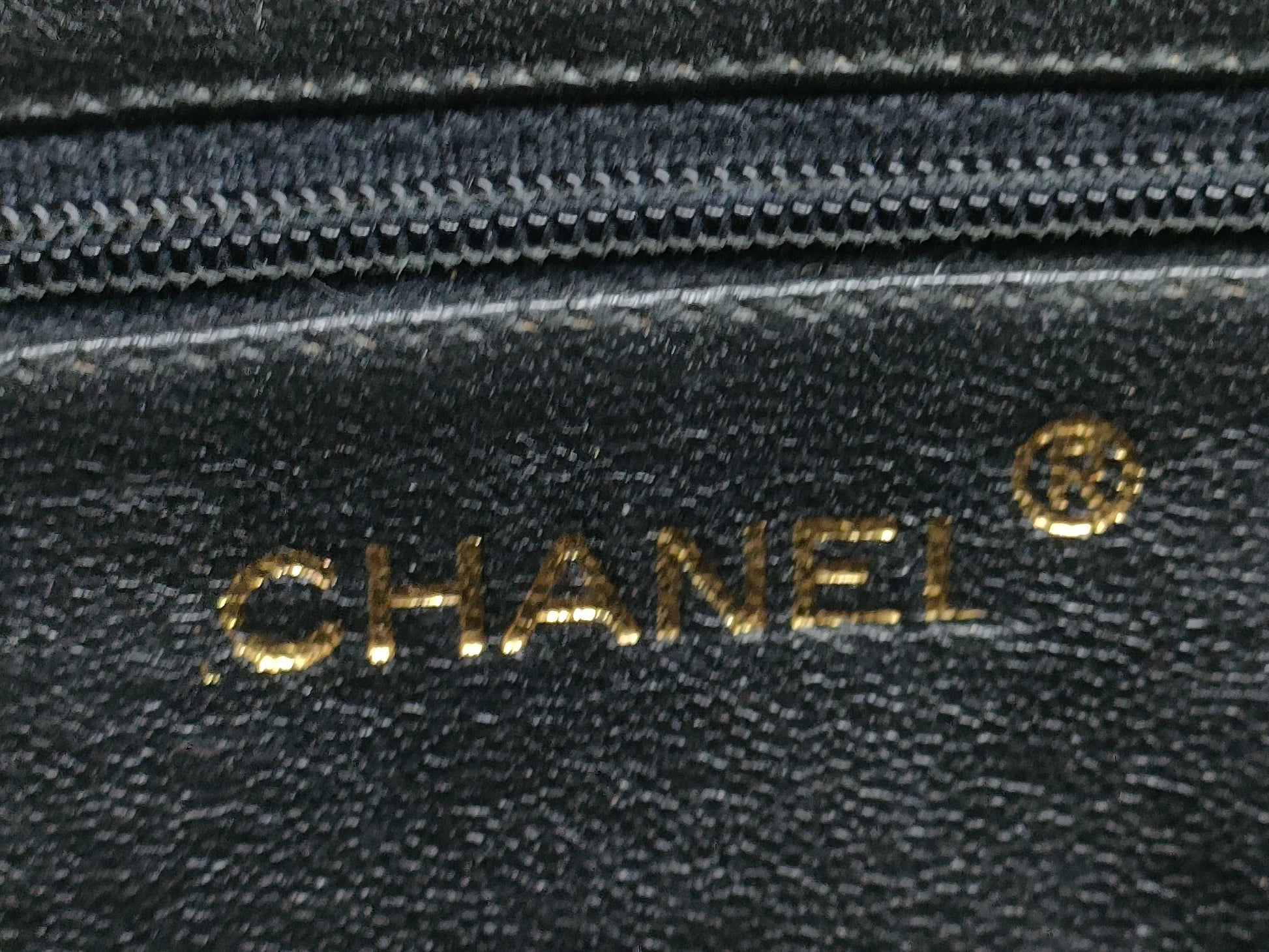 CHANEL V-Stitch Lamb Chevron Shoulder Bag