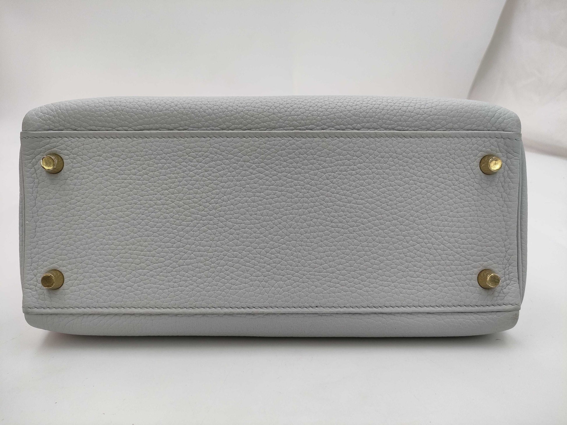 HERMES Kelly 28 handbag, inlaid with blue pale blue, Taurillon Clemence leather, gold hardware, Y stamp