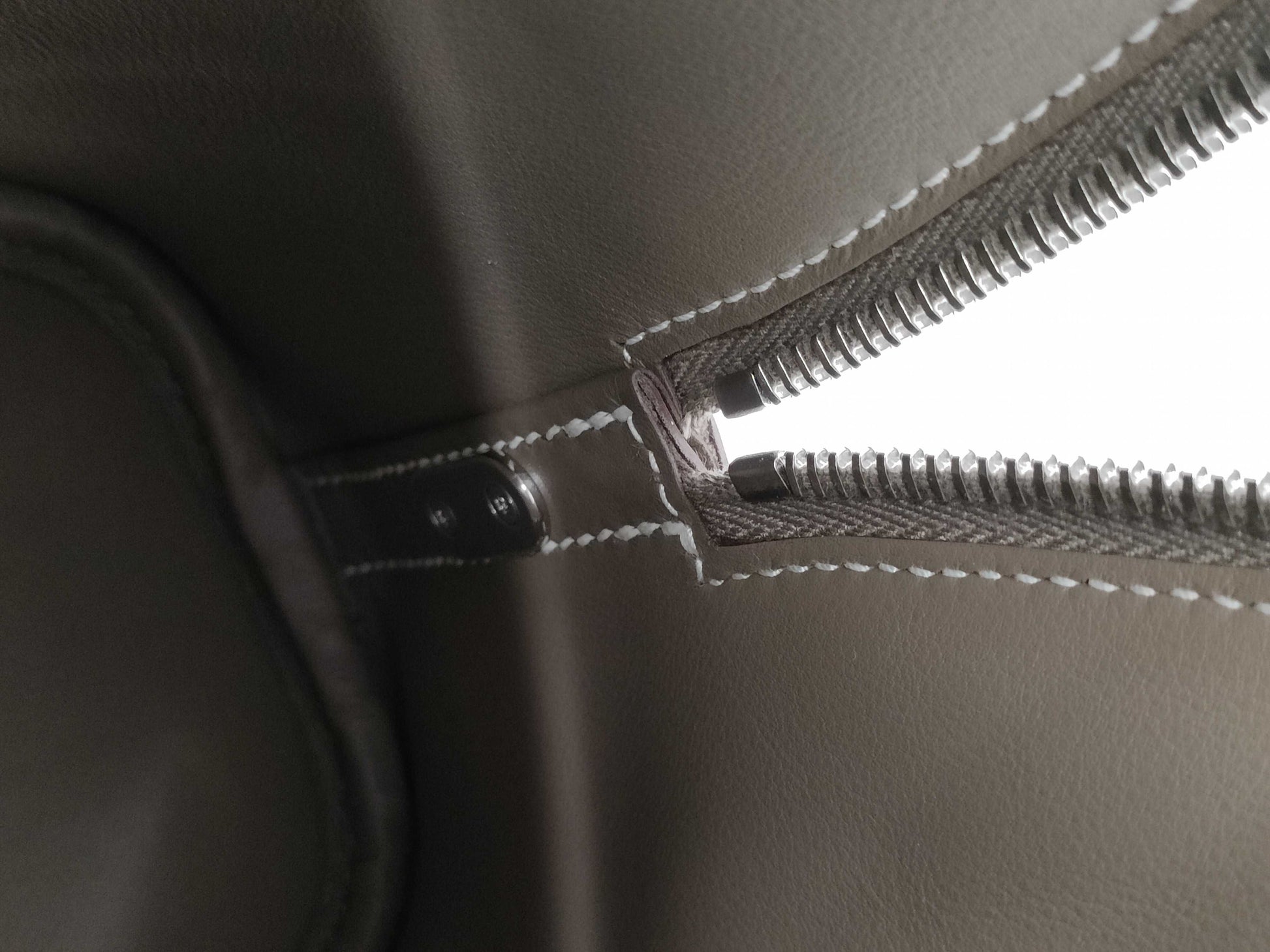 HERMES Bolide 25 Epsom Etoupe Silver Hardware [Stamp] B Handbag