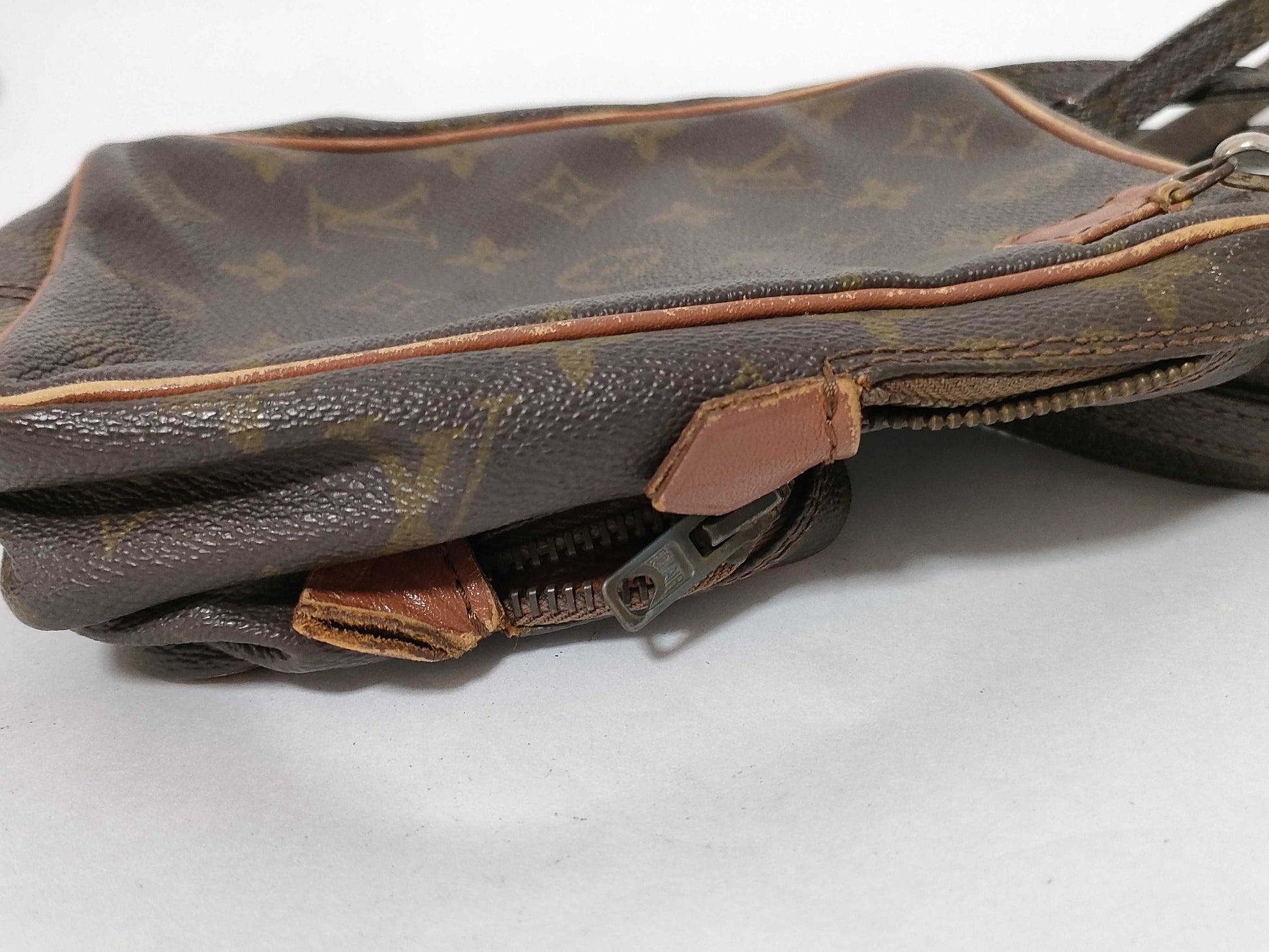 LOUIS VUITTON 862TH/Unknown Monogram M45236 Amazon/M45238 Mini Amazon Shoulder Bag
