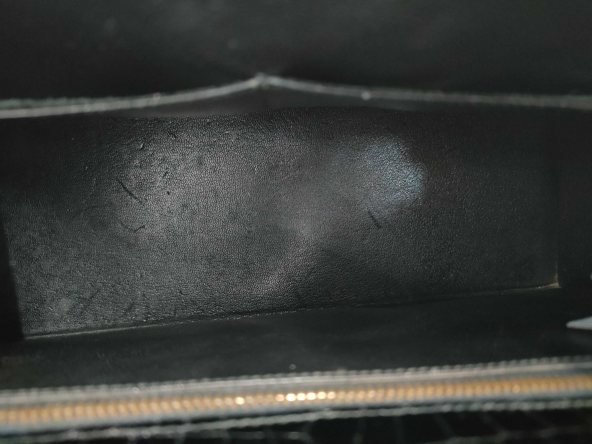 HERMES Kelly 32 Black Crocodile Leather Handbag with Gold Hardware and 〇I Stamp