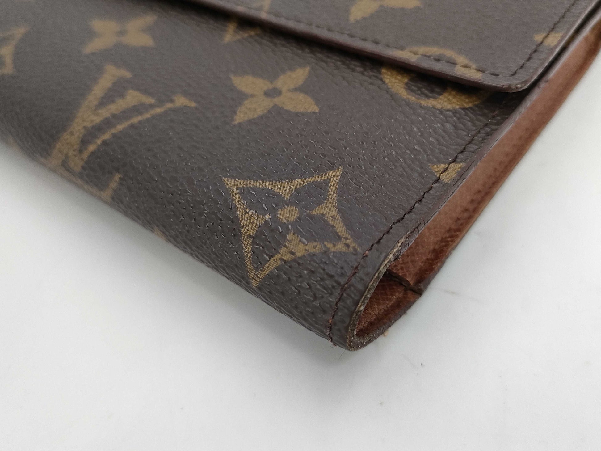 LOUIS VUITTON Monogram Tresor International Wallet