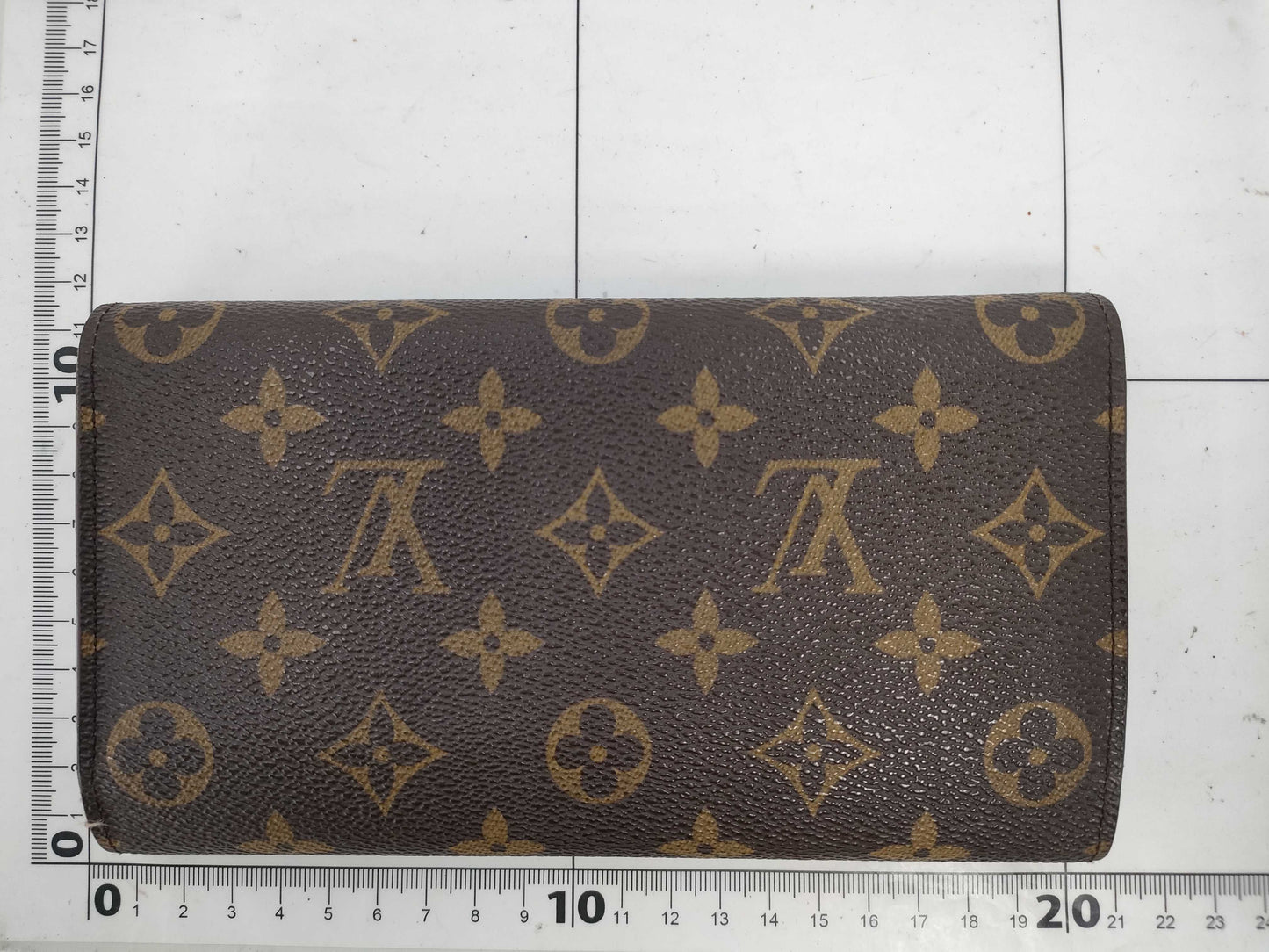 LOUIS VUITTON Monogram Tresor International Wallet