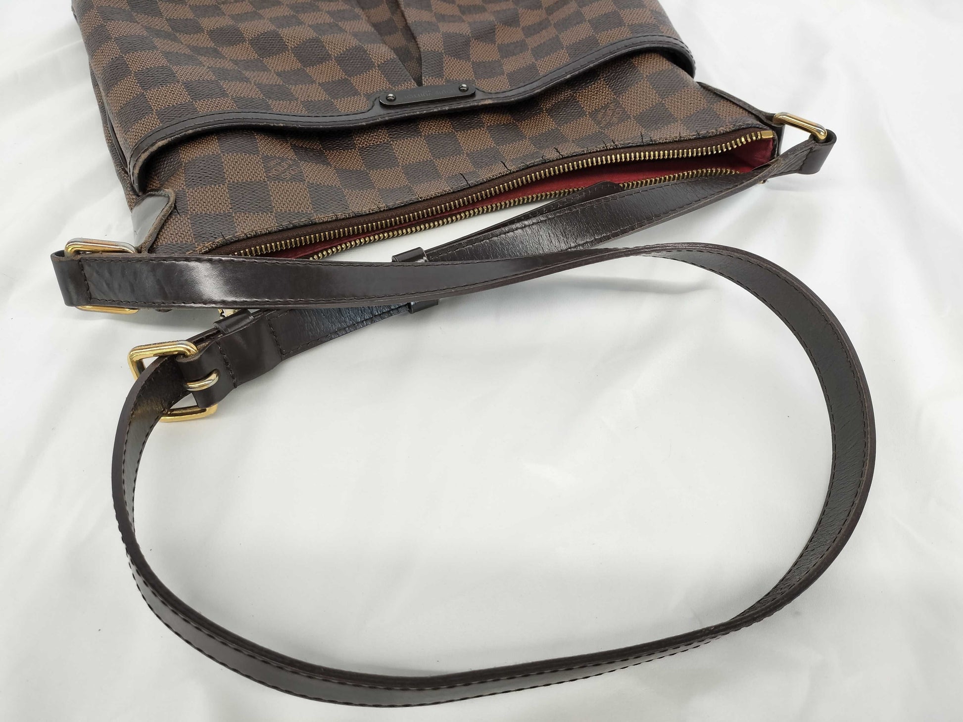 LOUIS VUITTON Damier Bloomsbury Shoulder Bag with Surface Cracks