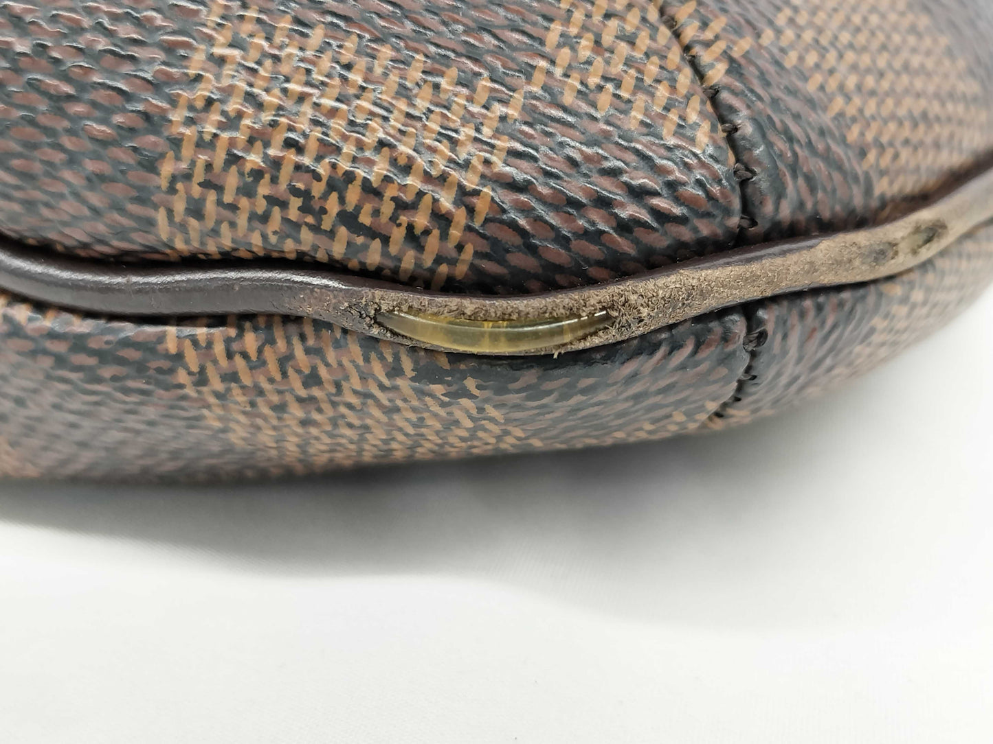 LOUIS VUITTON Damier Bloomsbury Shoulder Bag with Surface Cracks