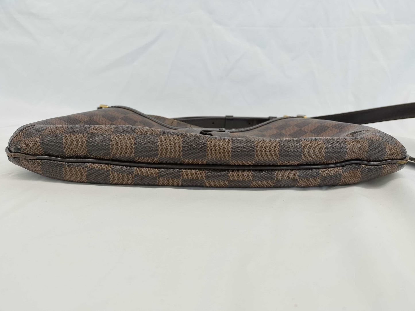LOUIS VUITTON Damier Bloomsbury Shoulder Bag with Surface Cracks