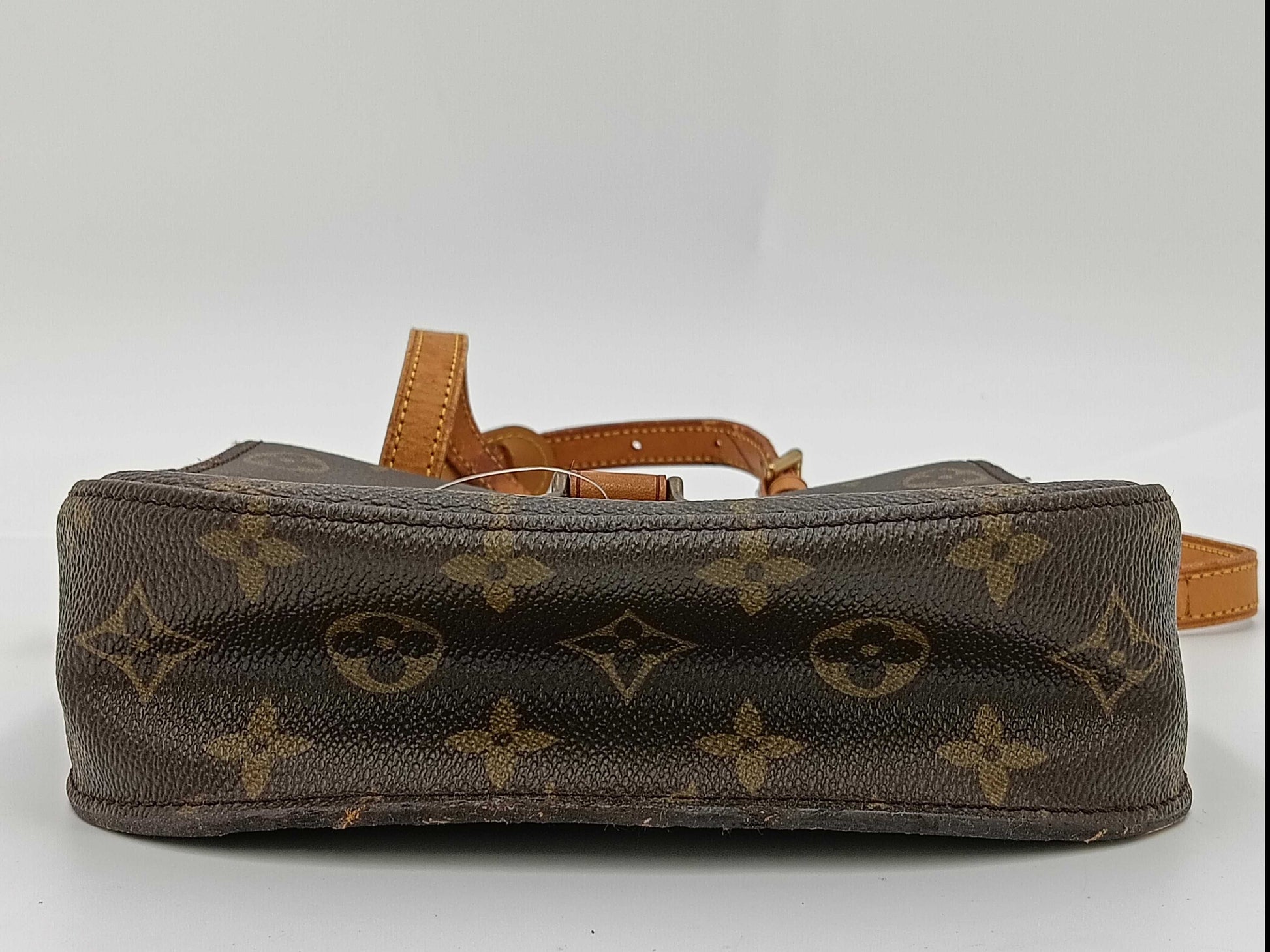 LOUIS VUITTON LP1900 Monogram Shoulder Bag, Monogram Saint-Cloud MM M51243, Made in 1990, with a torn strap.