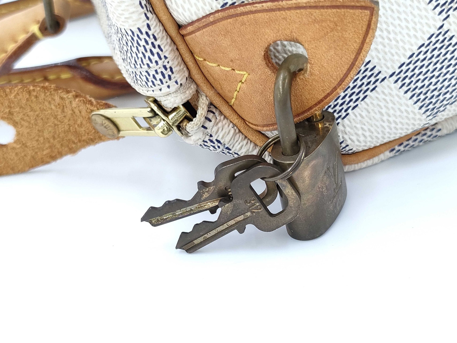 LOUIS VUITTON MB4048 Damier Azur Speedy 25 Boston Bag