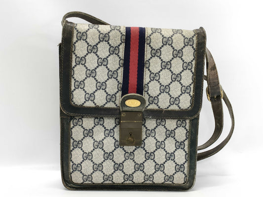 GUCCI GG Supreme Shoulder Bag