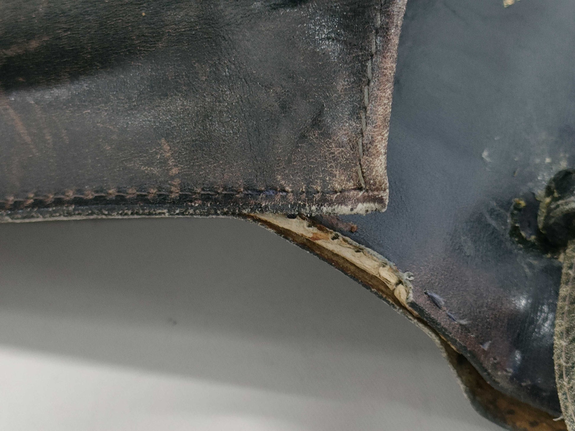 GUCCI GG Supreme Shoulder Bag