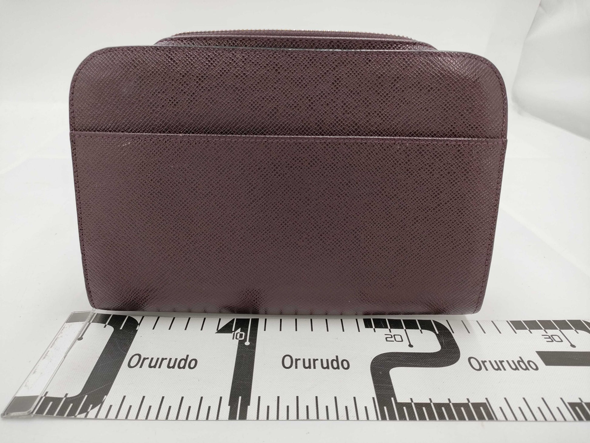 LOUIS VUITTON Taiga Baikal Acajou Second Bag