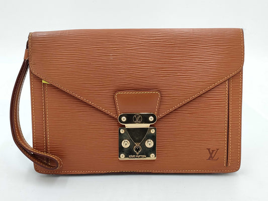 LOUIS VUITTON Epi Serie Dragonne Second Bag Clutch Bag Leather Second Bag