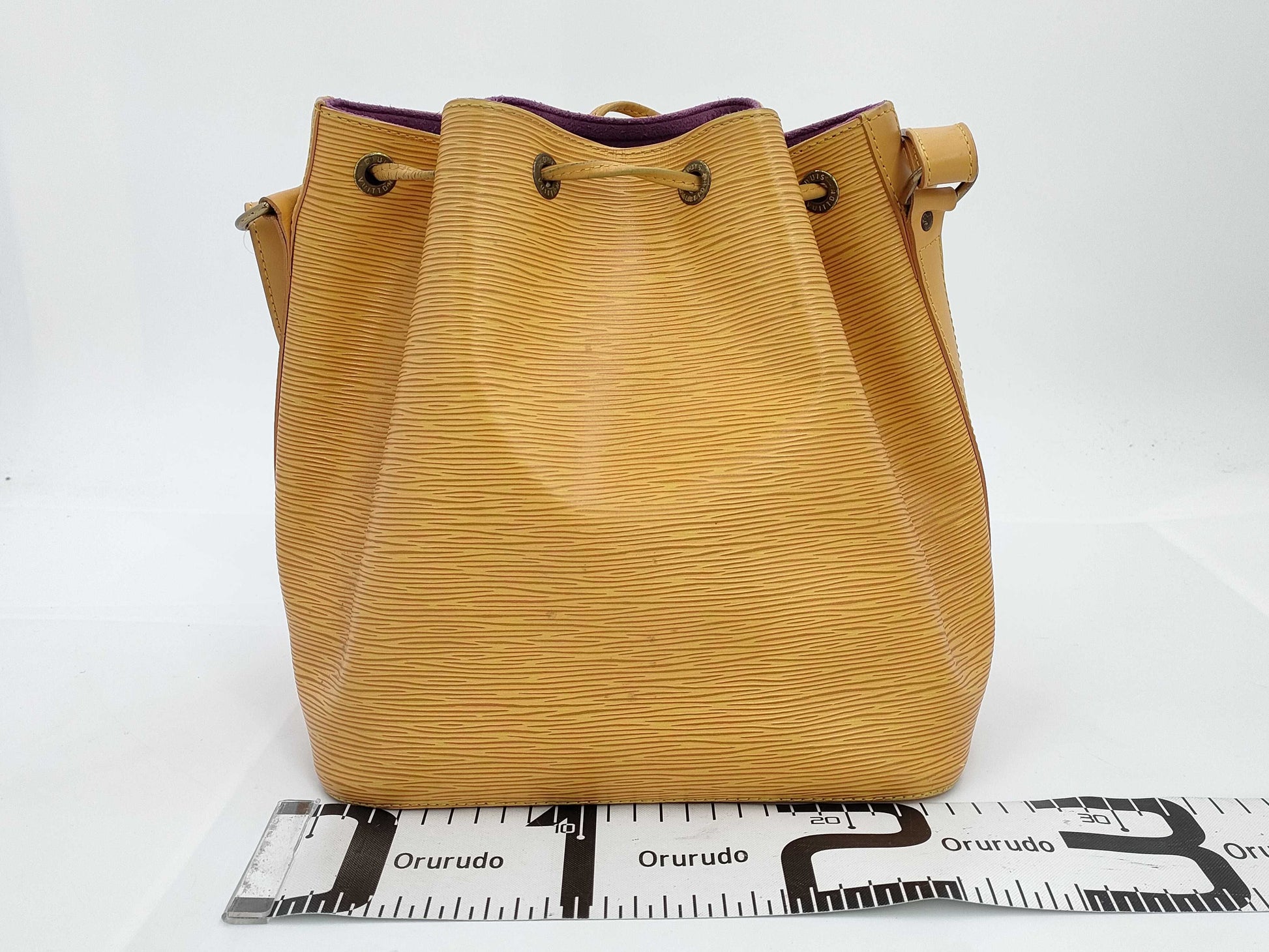 LOUIS VUITTON AR0995 Epi Petit Noe Shoulder Bag