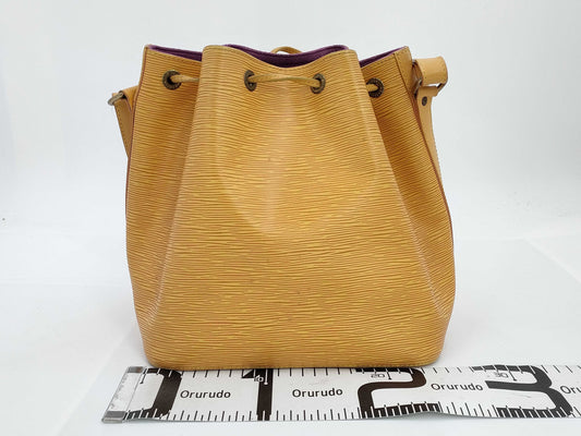 LOUIS VUITTON AR0995 Epi Petit Noe Shoulder Bag