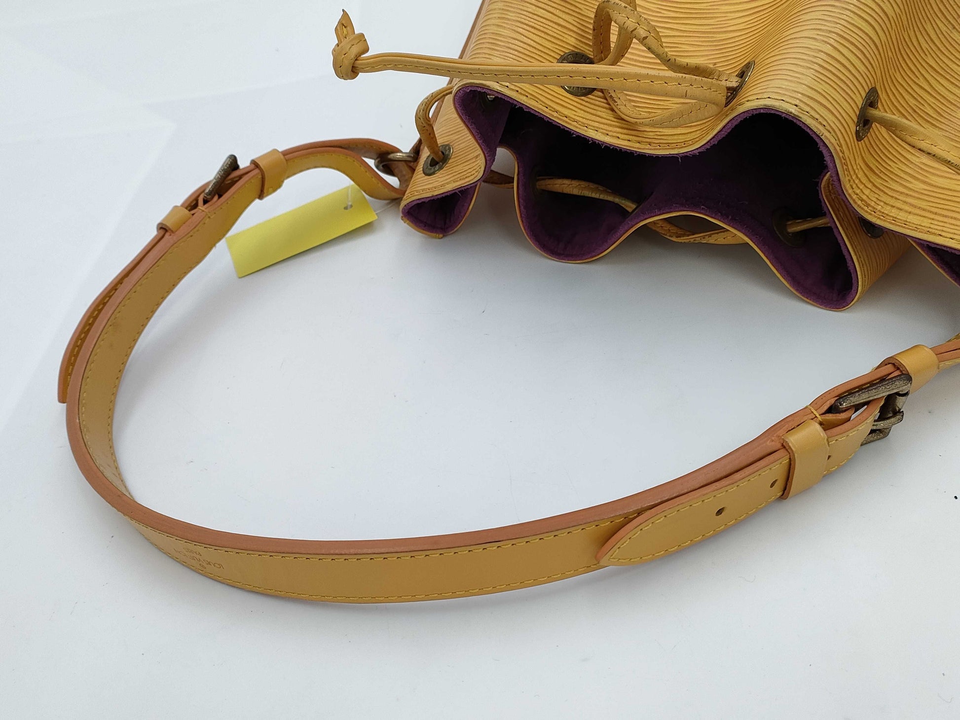 LOUIS VUITTON AR0995 Epi Petit Noe Shoulder Bag