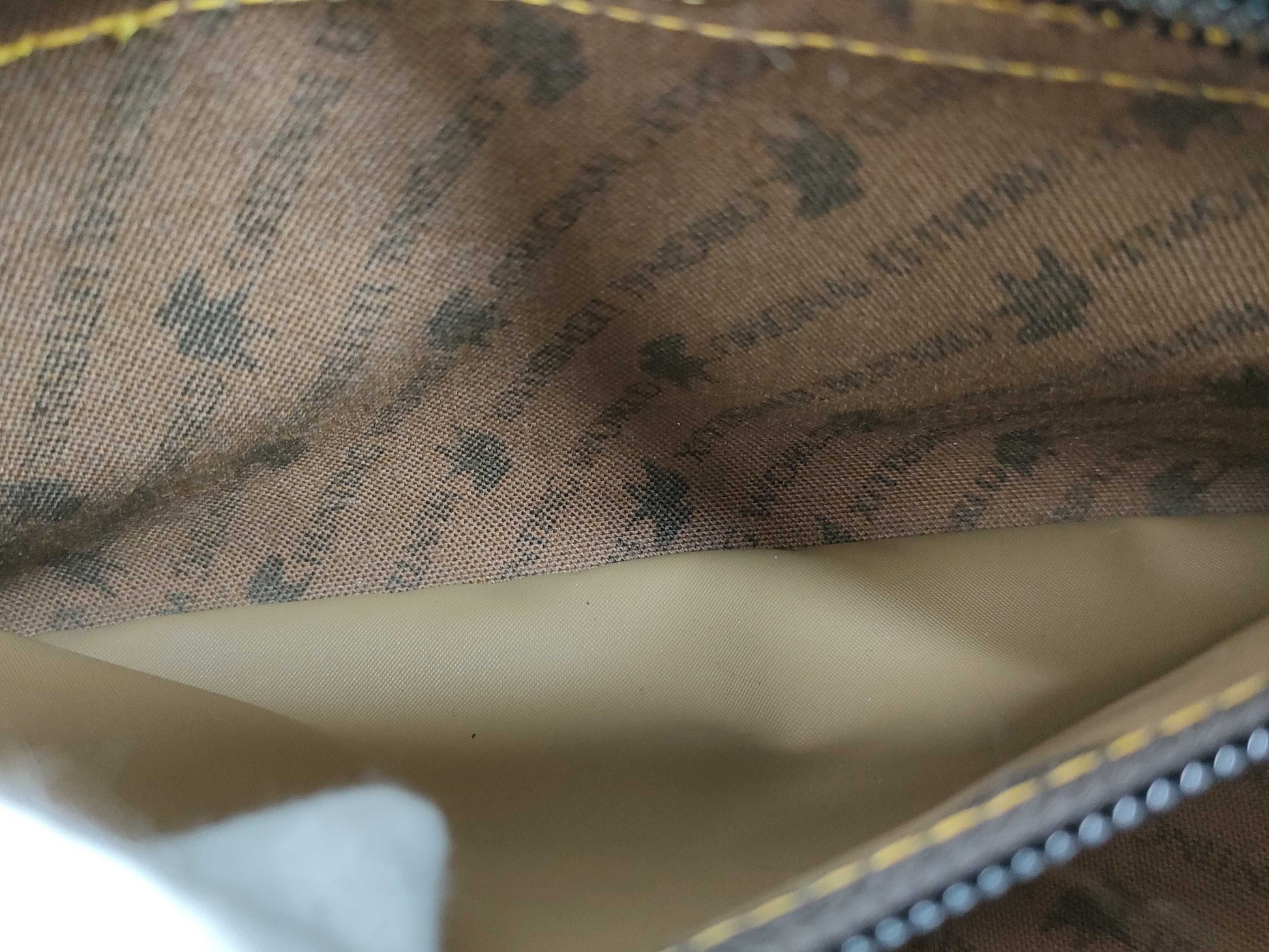 HUNTING WORLD Hunting Shoulder Bag