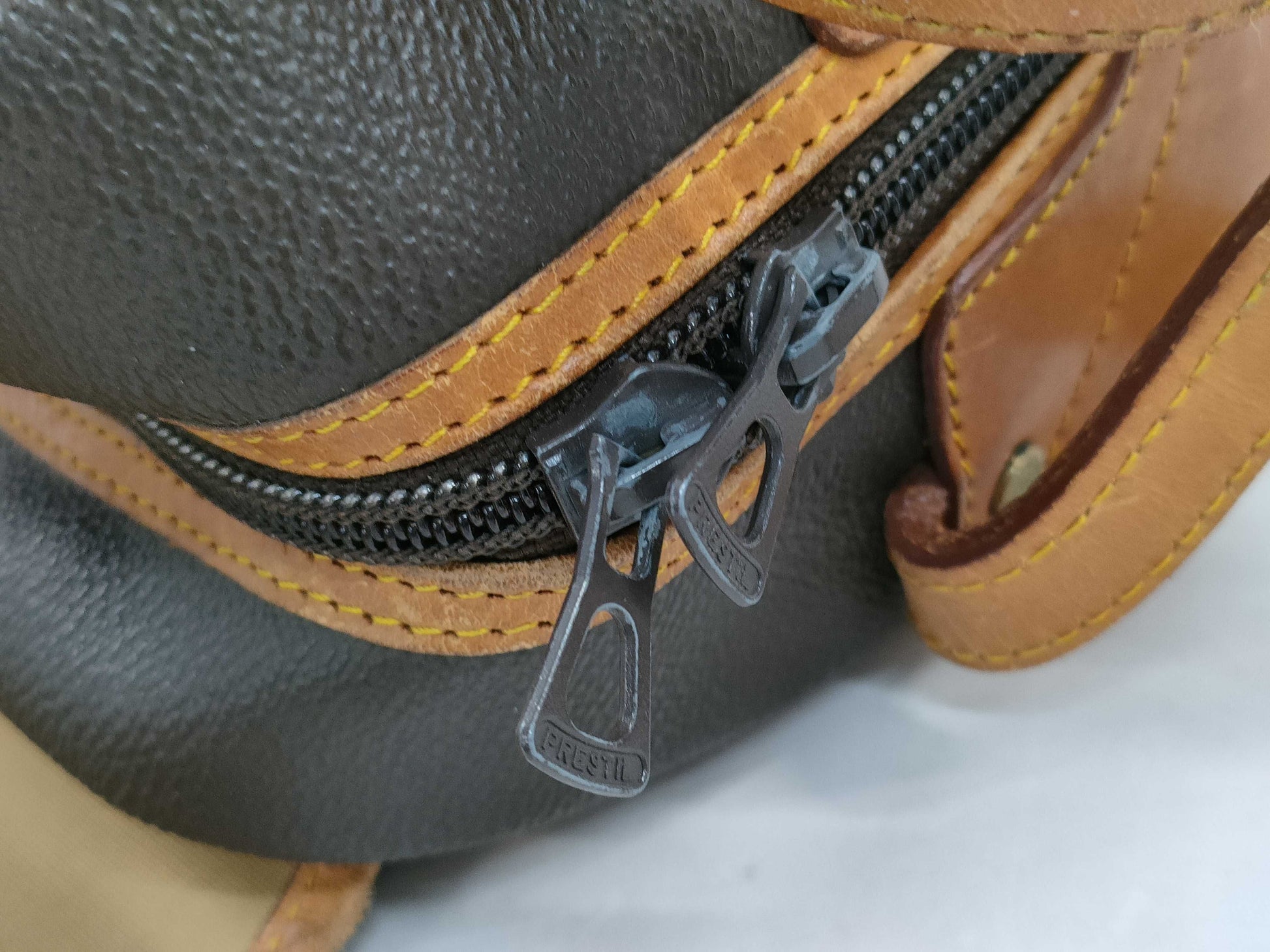 HUNTING WORLD Hunting Shoulder Bag