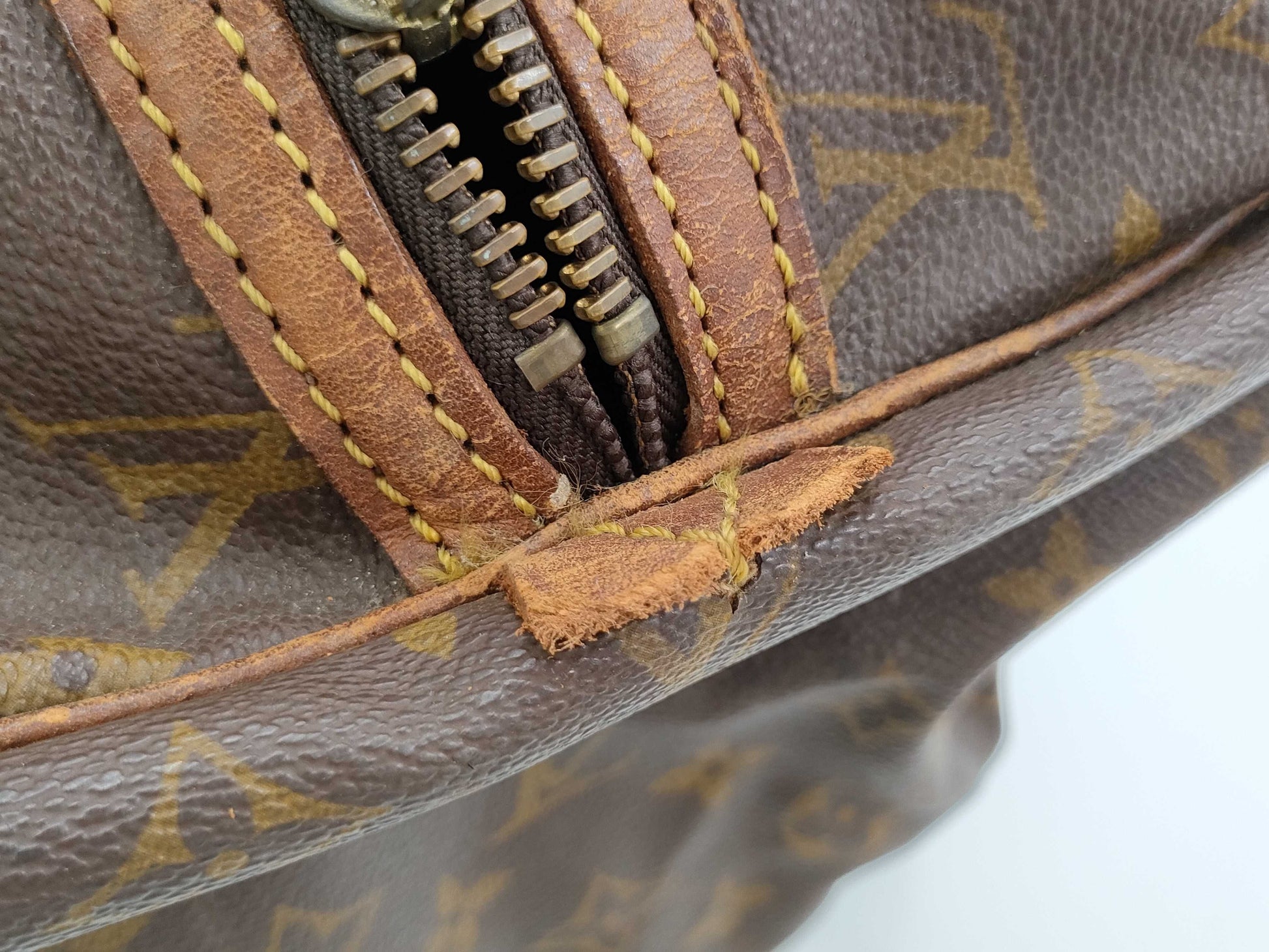 LOUIS VUITTON Monogram Keepall 40 Shoulder Bag
