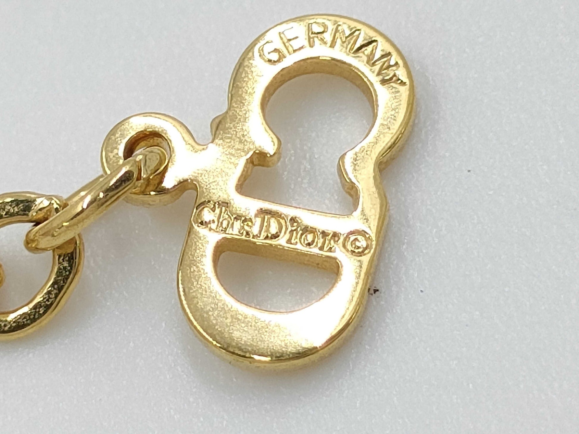 Dior logo necklace necklace