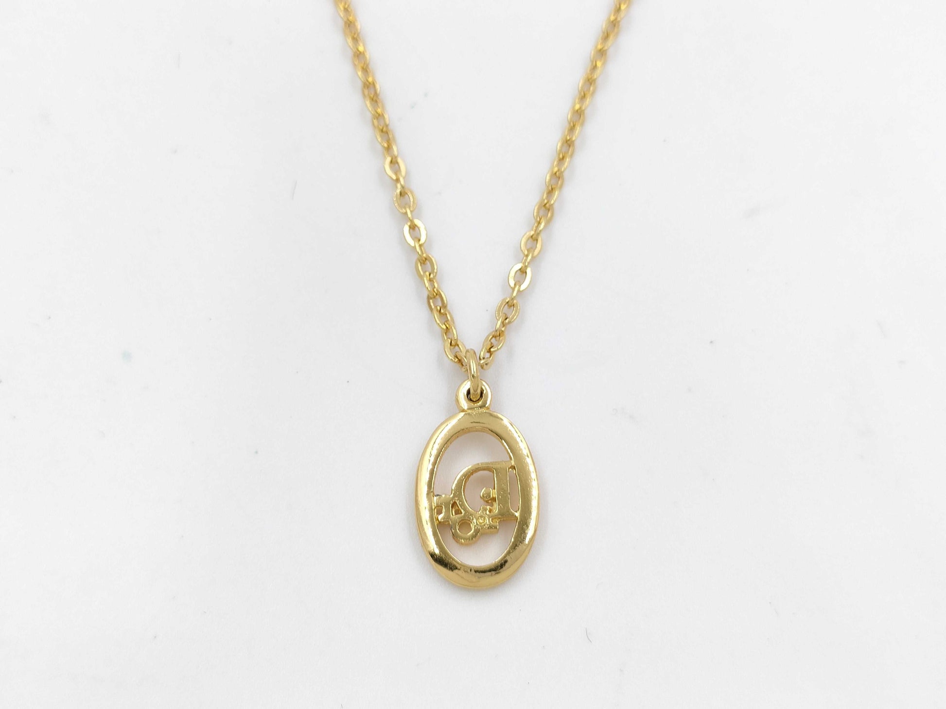 Dior logo necklace necklace