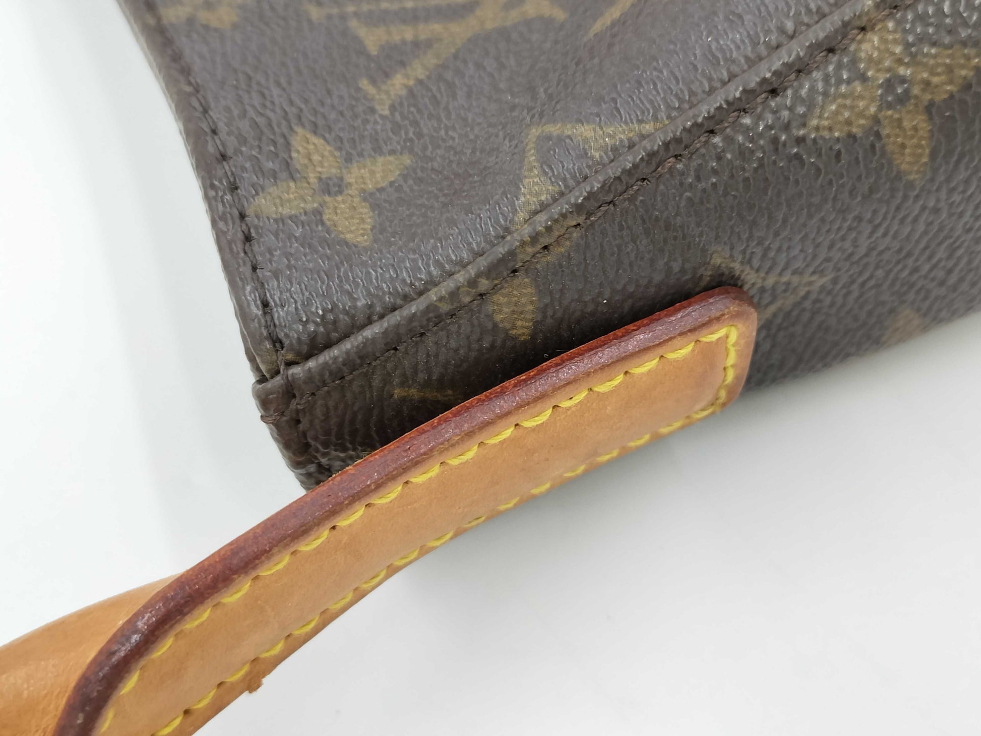 LOUIS VUITTON FL0022 Monogram Looping MM Handbag