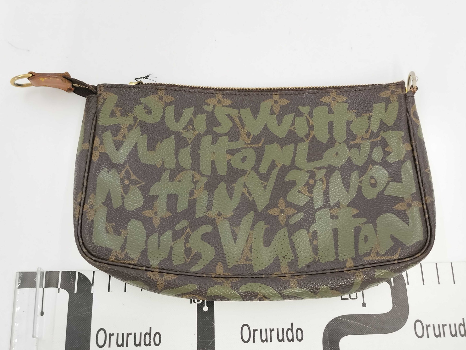 LOUIS VUITTON AR0061 Monogram Accessoires Graffiti Pouch