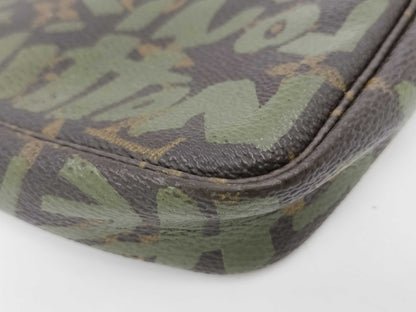 LOUIS VUITTON AR0061 Monogram Accessoires Graffiti Pouch