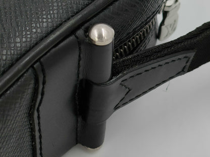 LOUIS VUITTON Taiga Karuga Second Bag M30812 Second Bag