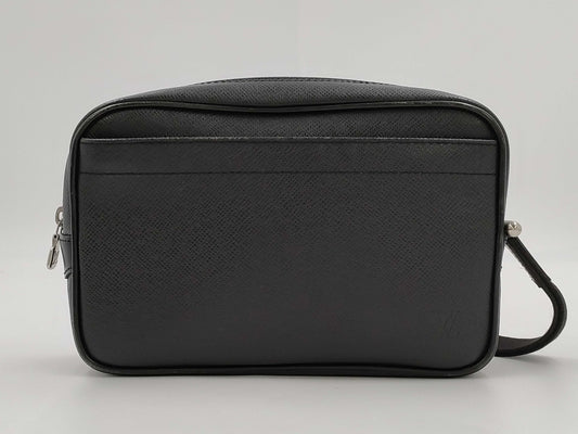 LOUIS VUITTON Taiga Karuga Second Bag M30812 Second Bag