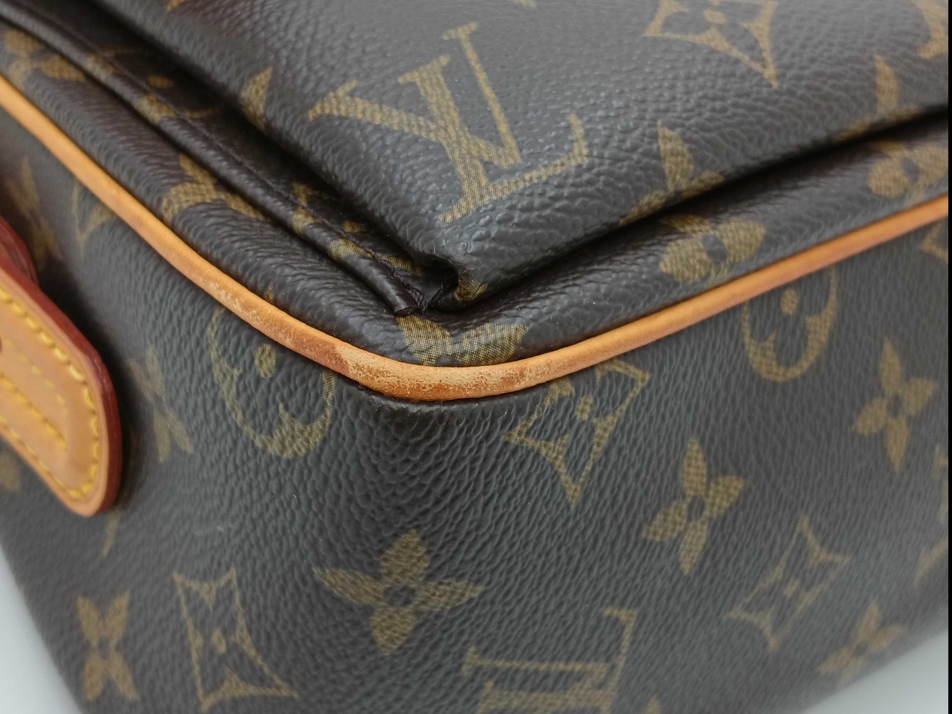 LOUIS VUITTON DU0064 Monogram Viva Cite MM Handbag