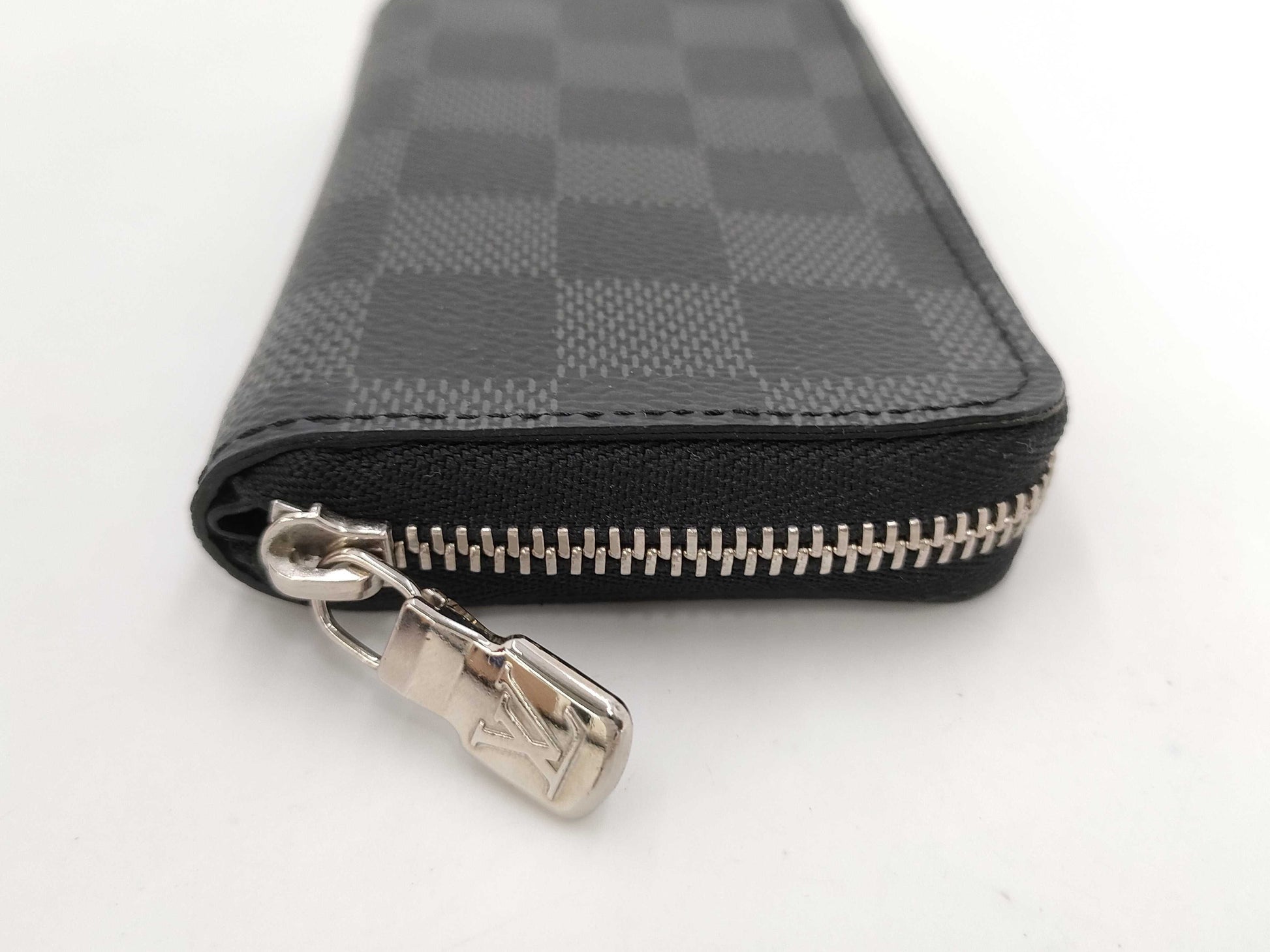 LOUIS VUITTON Damier Graphite Zippy Coy Purse Wallet