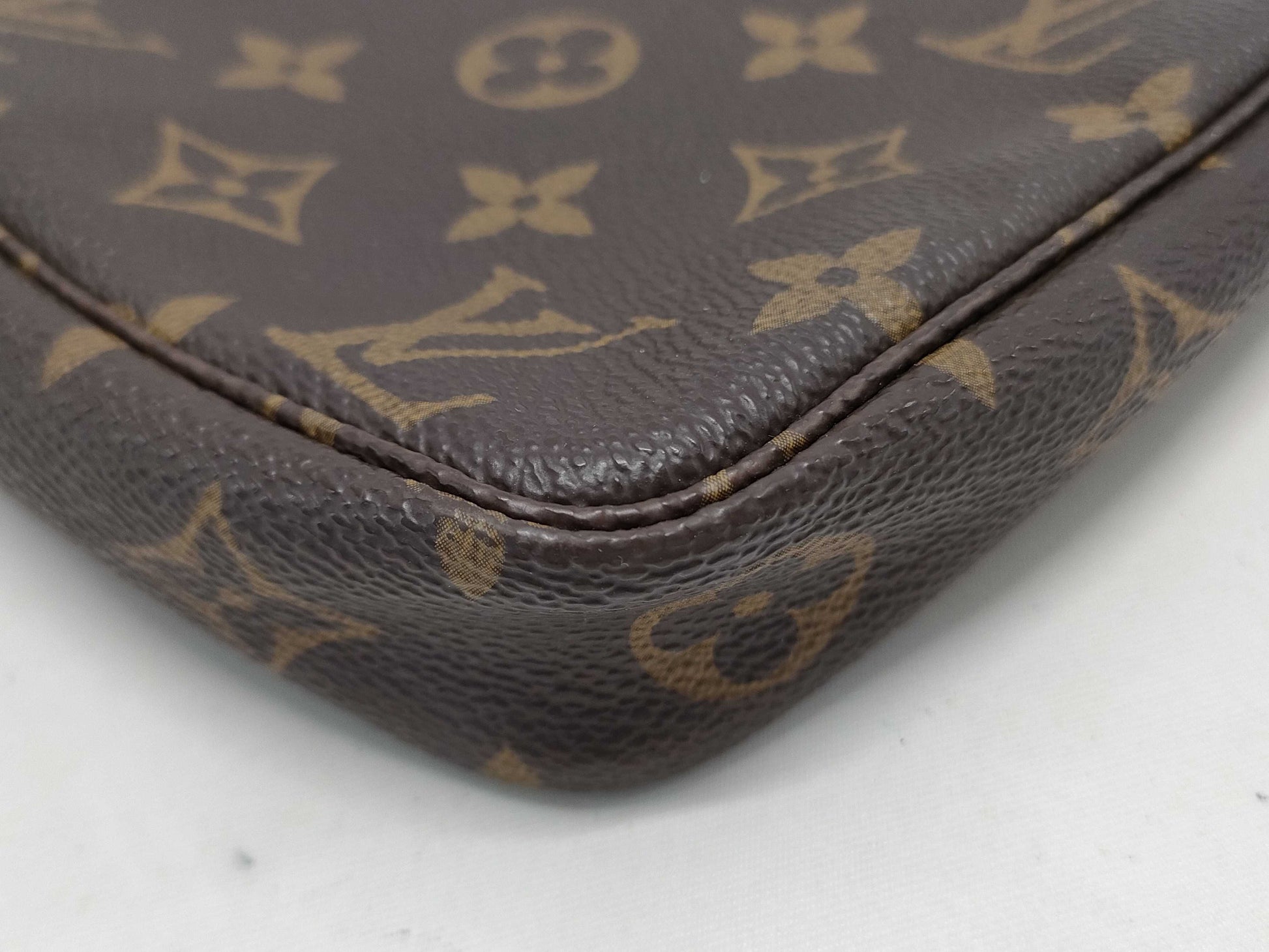 LOUIS VUITTON Monogram M40712 Pochette Accessoires Pouch