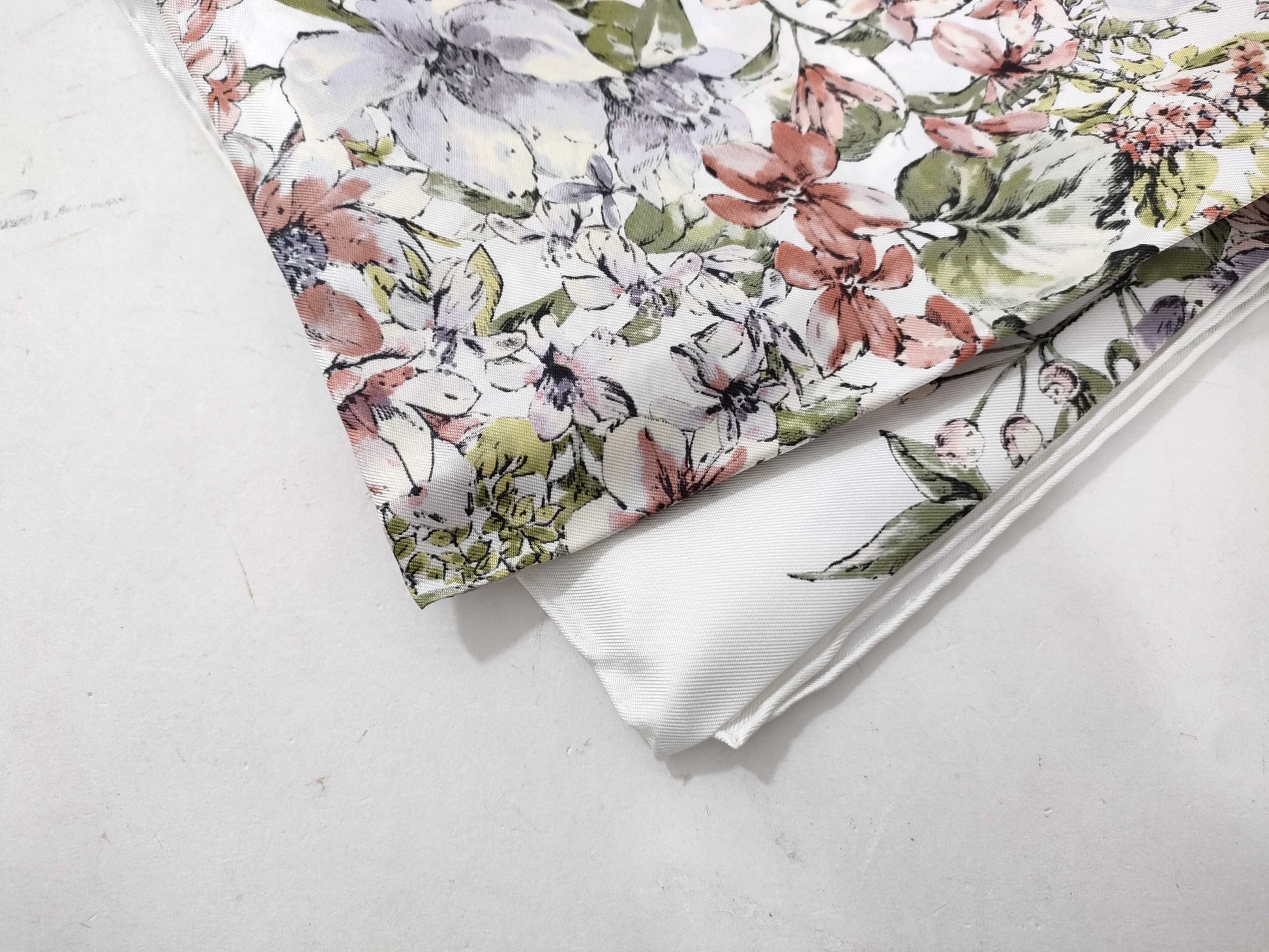 (10462_0333) Dior Boxed / New Scarf