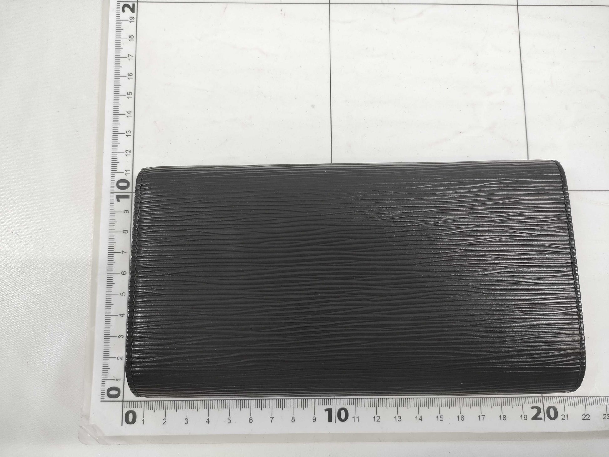 LOUIS VUITTON Epi Porte Tresor International Black Wallet
