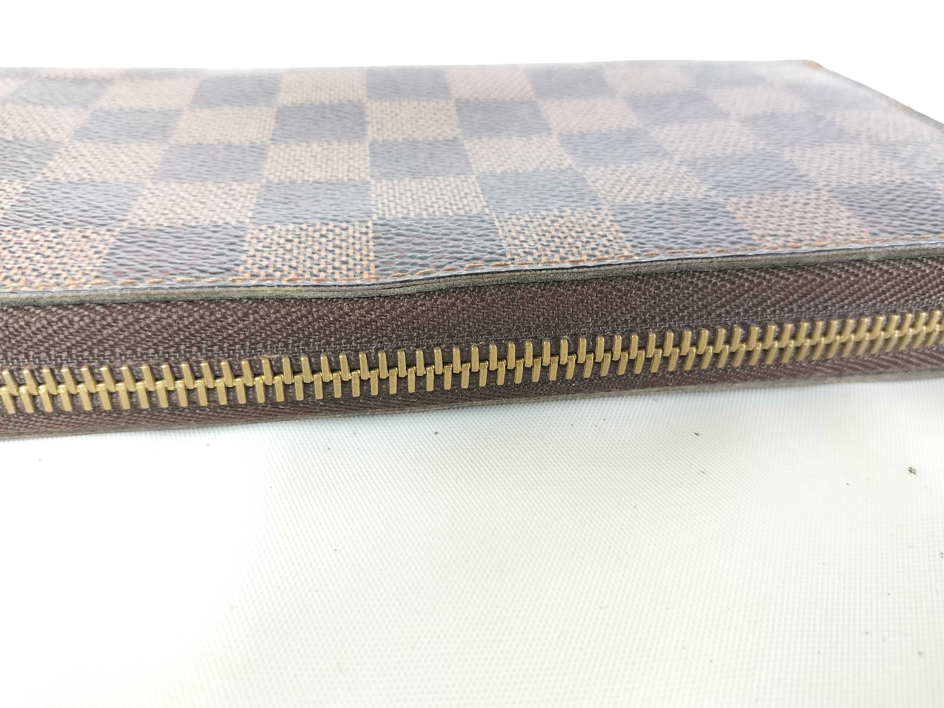 LOUIS VUITTON Damier Zippy Wallet Wallet