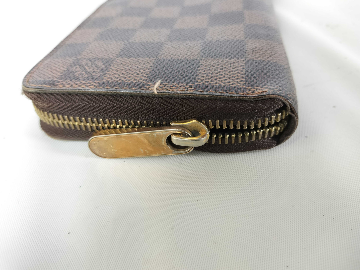 LOUIS VUITTON Damier Zippy Wallet Wallet