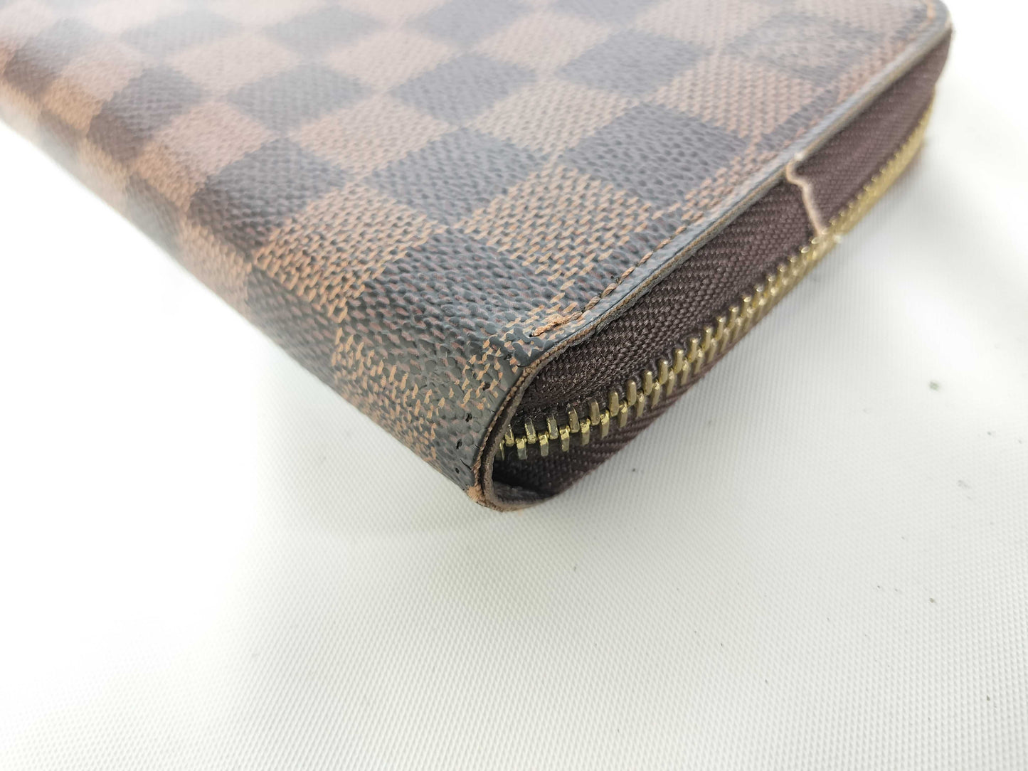 LOUIS VUITTON Damier Zippy Wallet Wallet