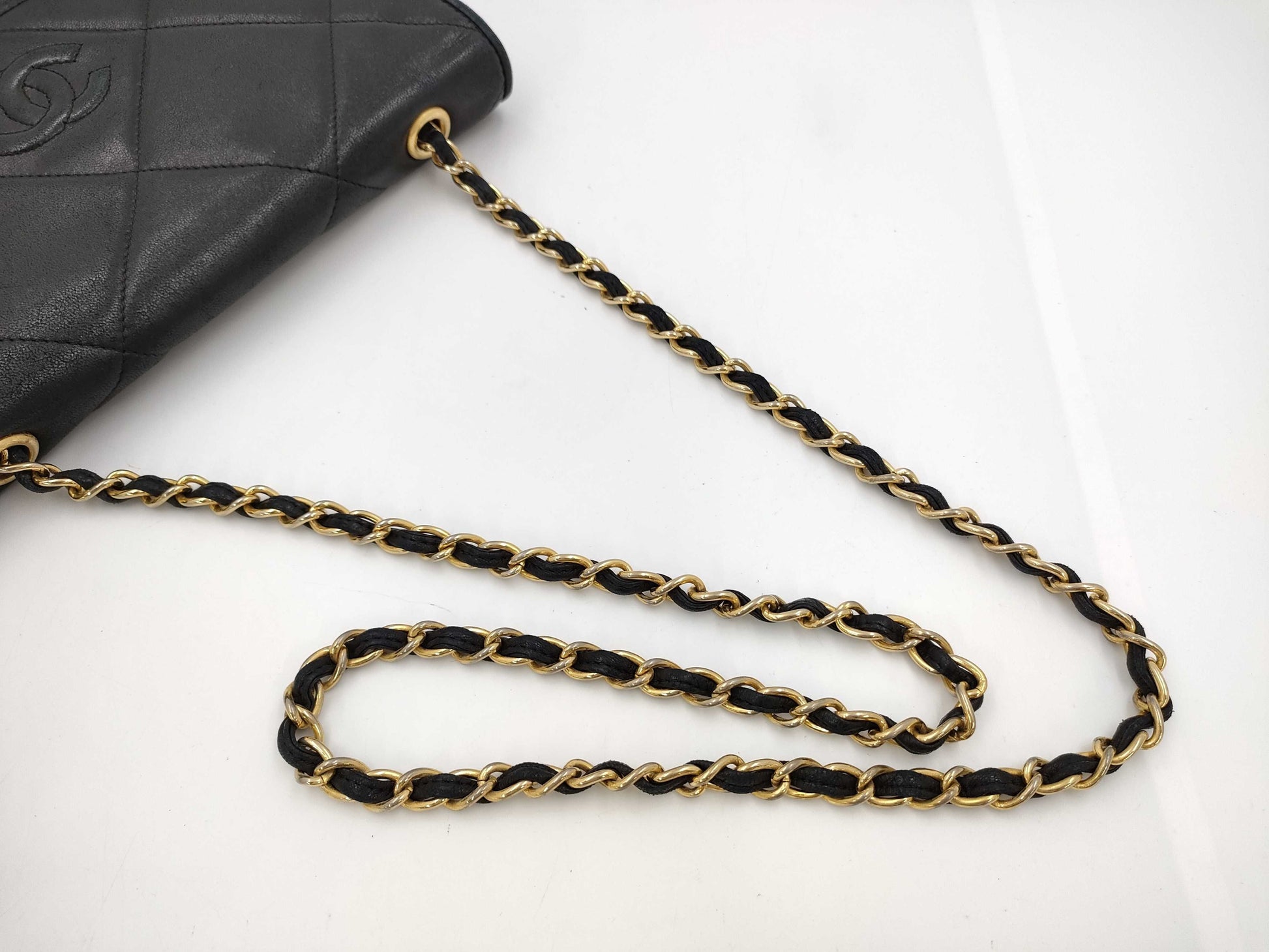 CHANEL Matelasse Lambskin Chain Shoulder Bag