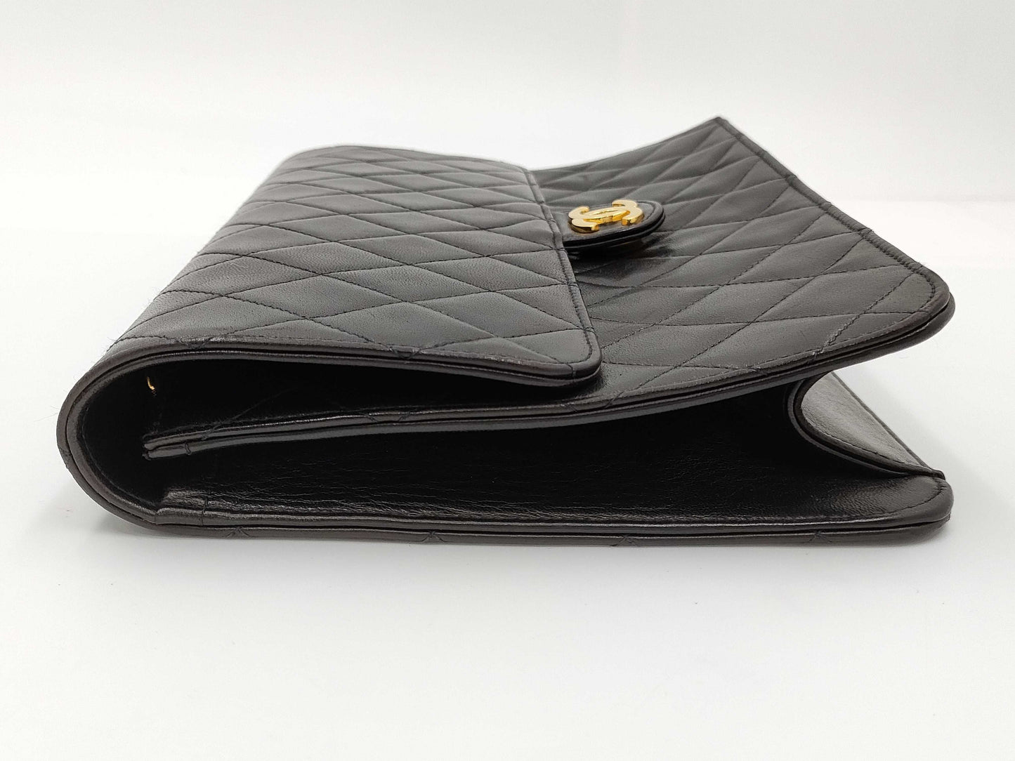 CHANEL Matlasse Pushlock Chain Shoulder Bag