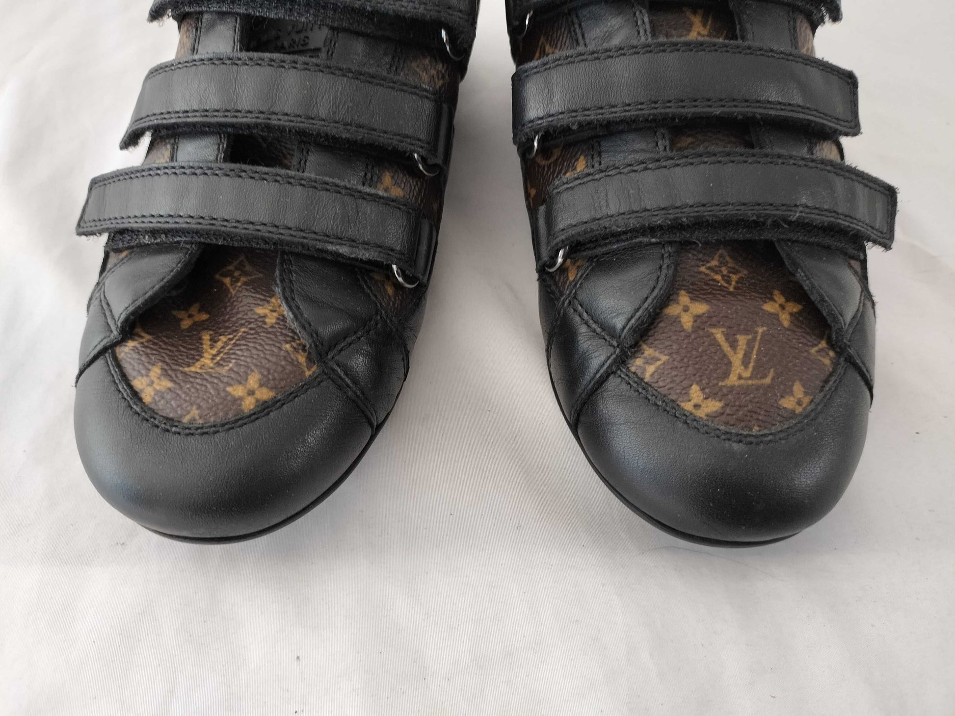 LOUIS VUITTON Monogram Macassar Sneakers
