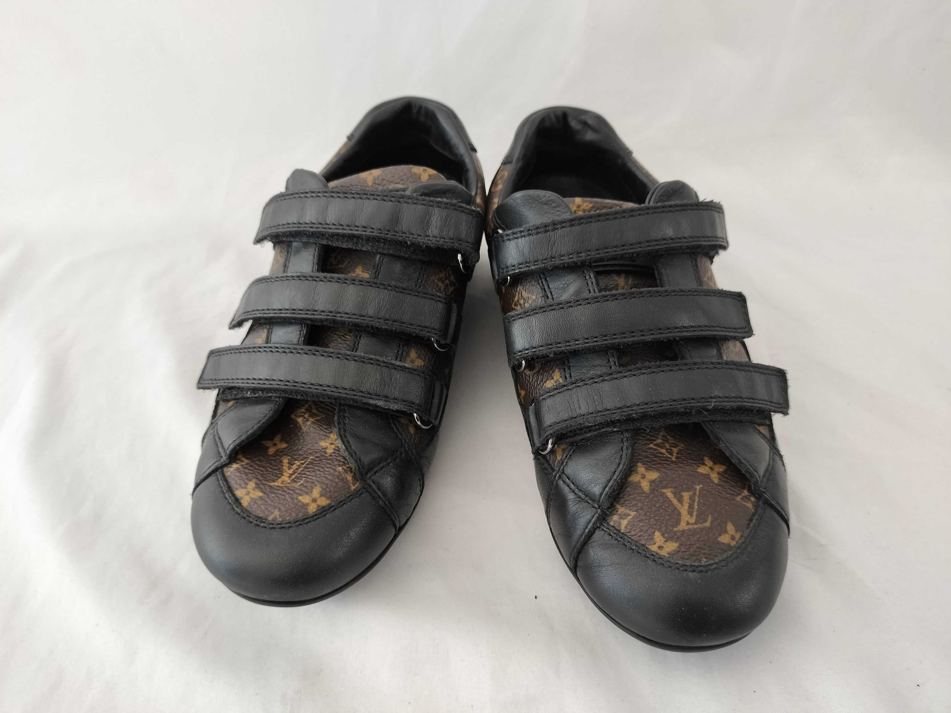 LOUIS VUITTON Monogram Macassar Sneakers