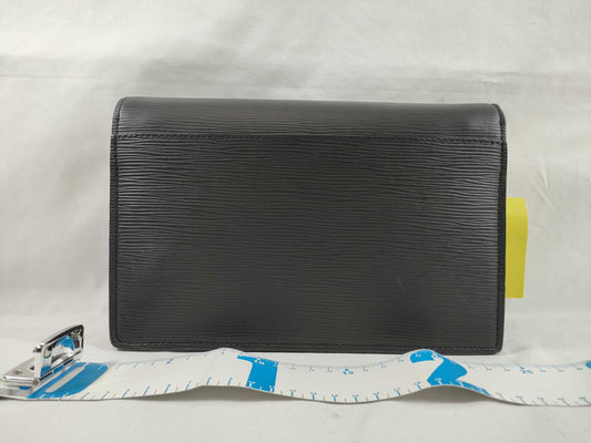 LOUIS VUITTON Epi Thames Pochette M42742 LA2220 Second Bag