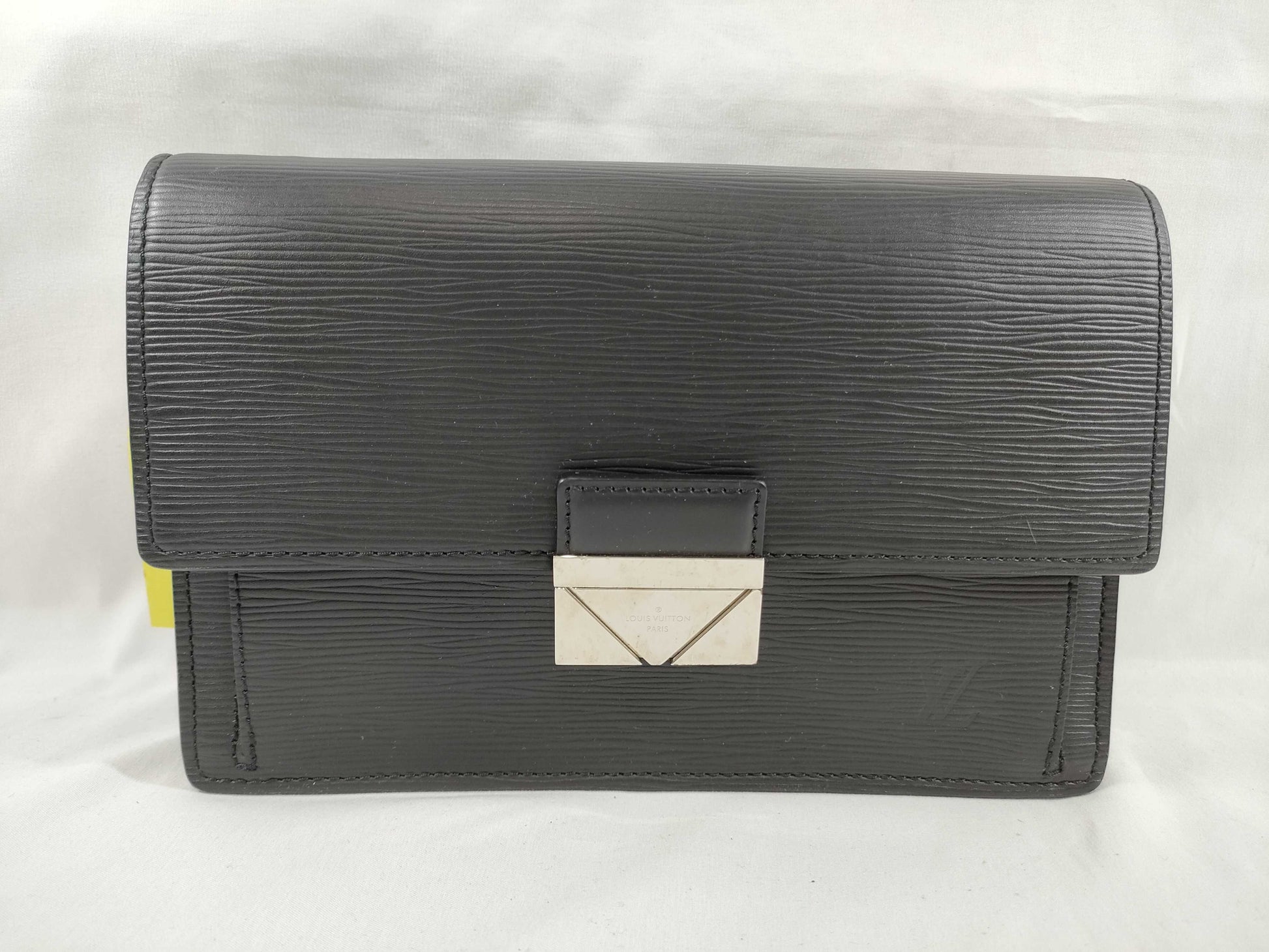 LOUIS VUITTON Epi Thames Pochette M42742 LA2220 Second Bag